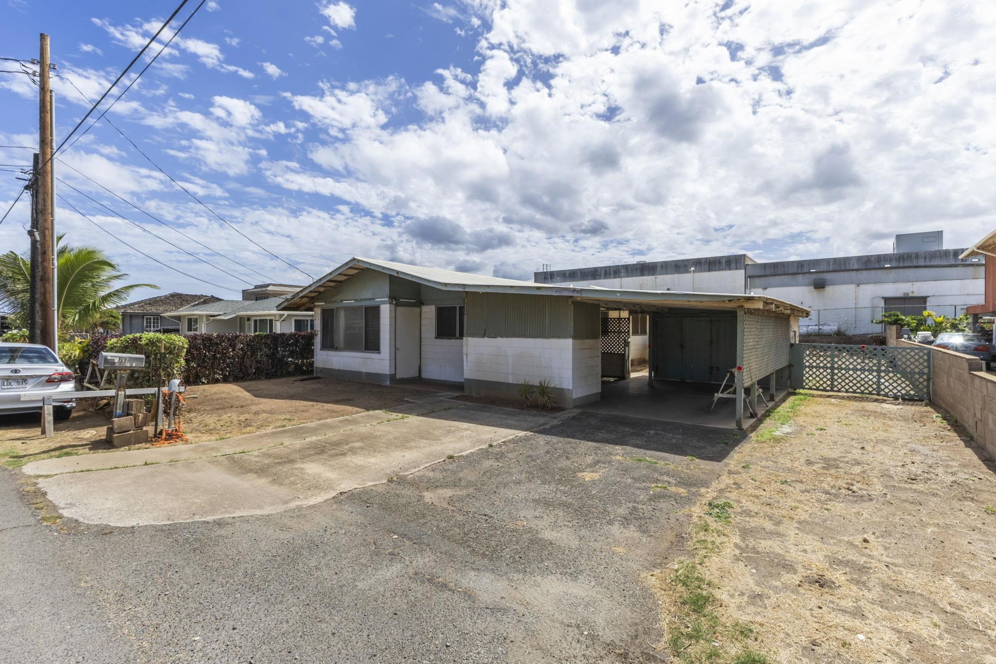 639  Kainalu Pl , Wailuku home - photo 2 of 48