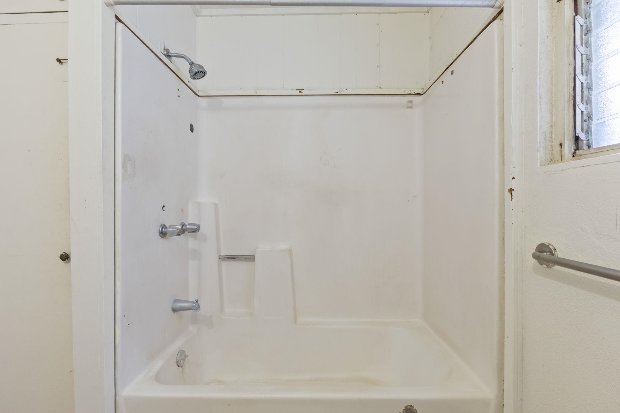 639  Kainalu Pl , Wailuku home - photo 18 of 48