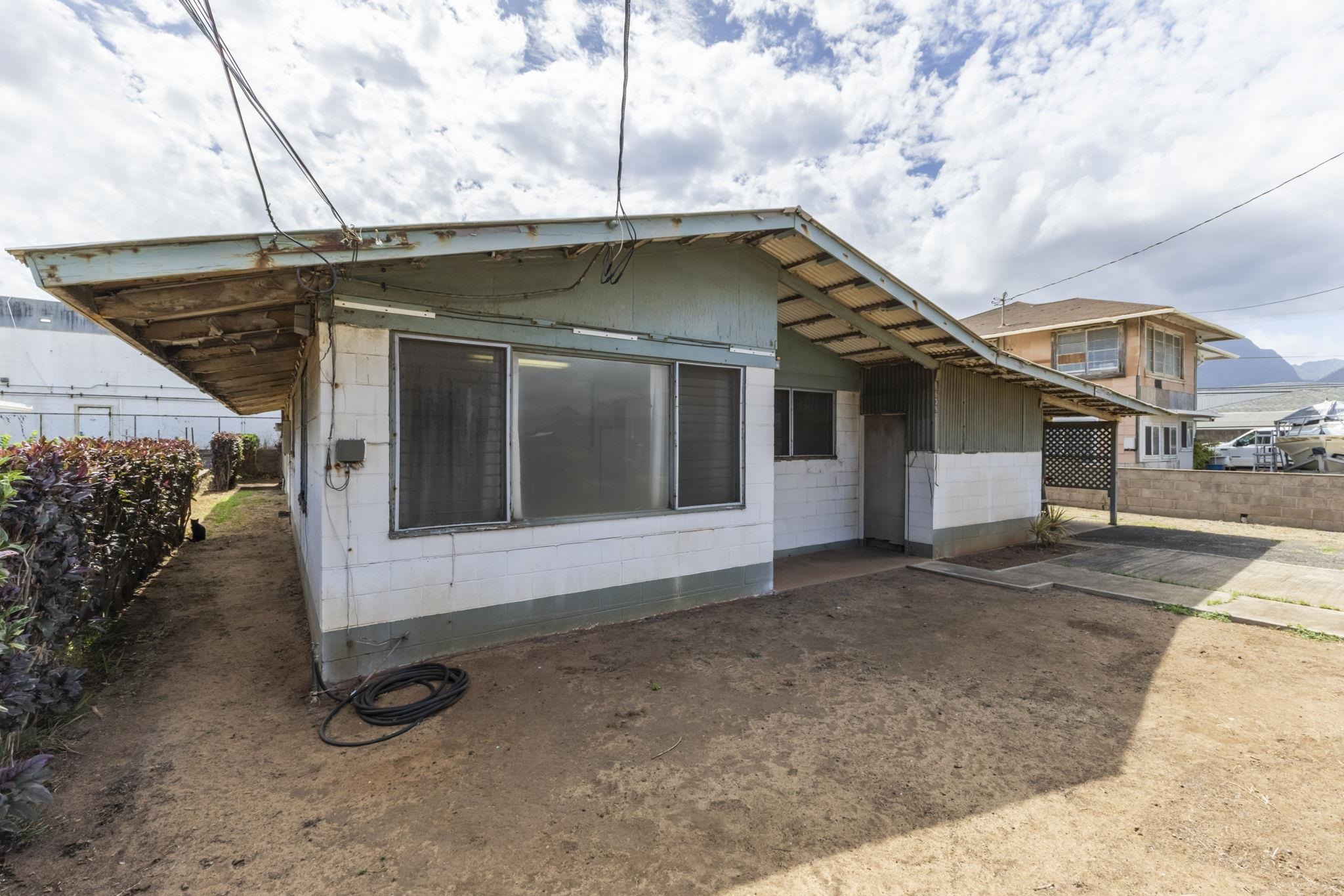 639  Kainalu Pl , Wailuku home - photo 3 of 48