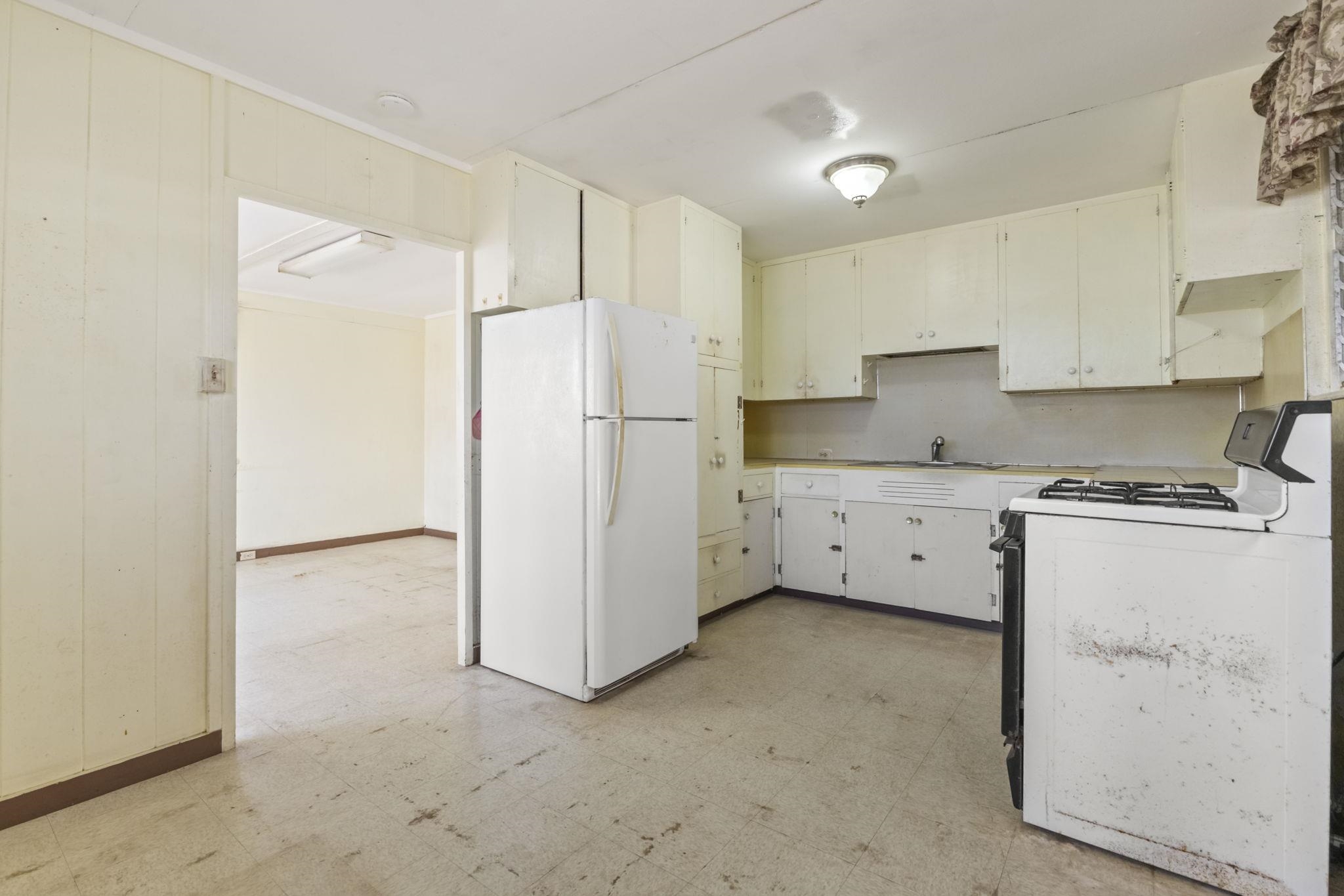 639  Kainalu Pl , Wailuku home - photo 6 of 48