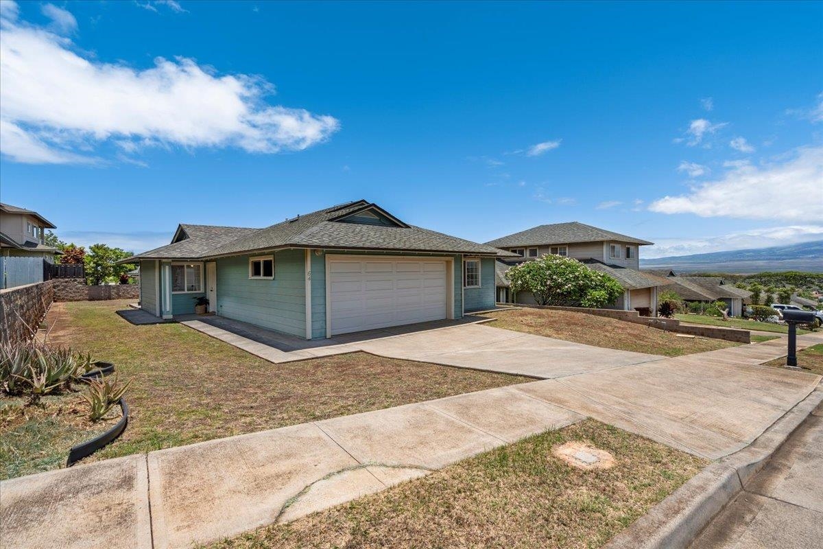 64  Keapua St , Wailuku home - photo 2 of 22