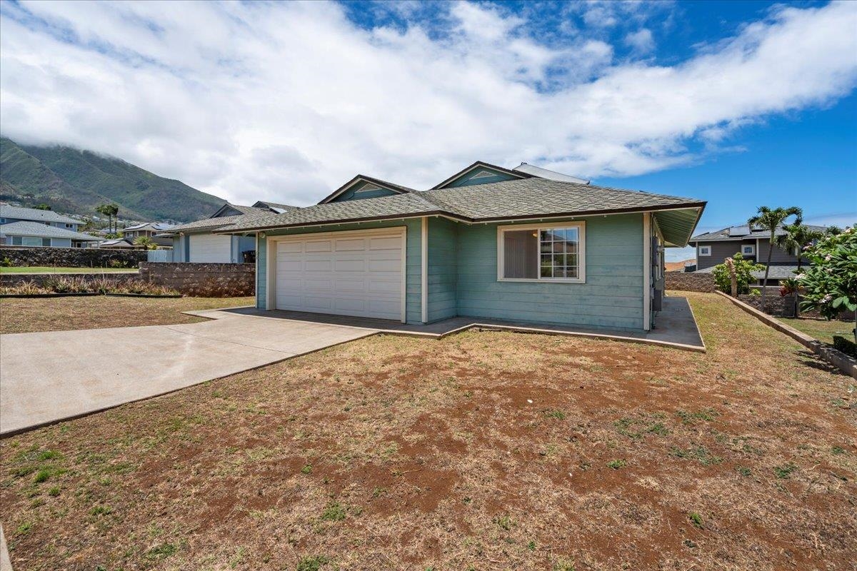64  Keapua St , Wailuku home - photo 3 of 22