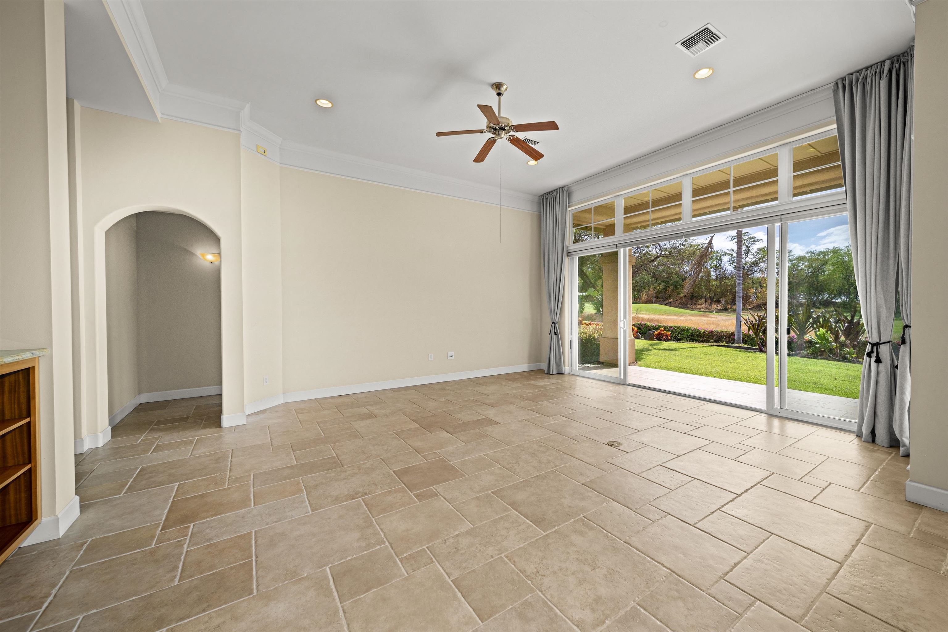 641  Hihimanu St Hokulani Golf Villas, Kihei home - photo 5 of 42