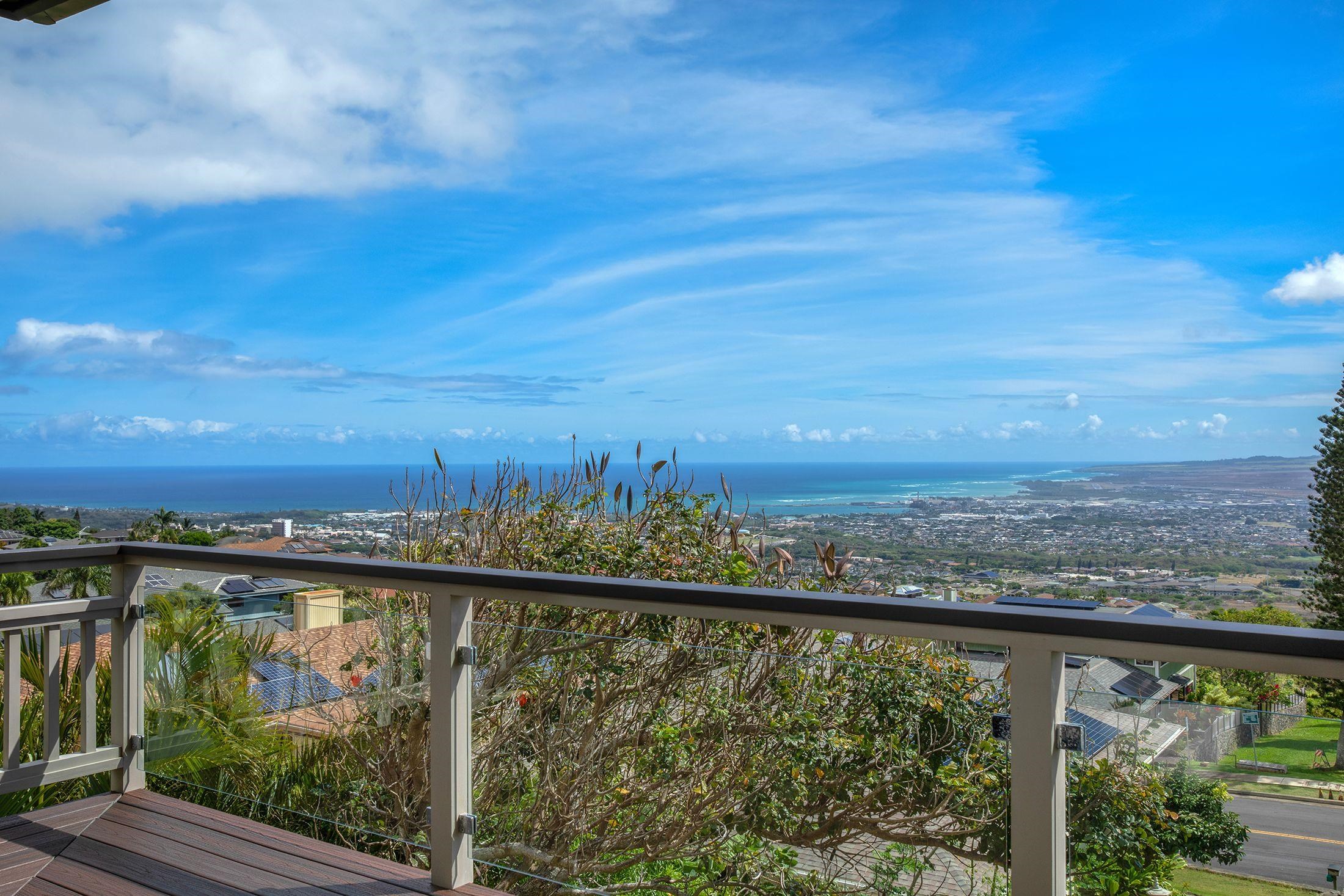 645  Mapuana Pl Wailuku Heights, Wailuku home - photo 3 of 50