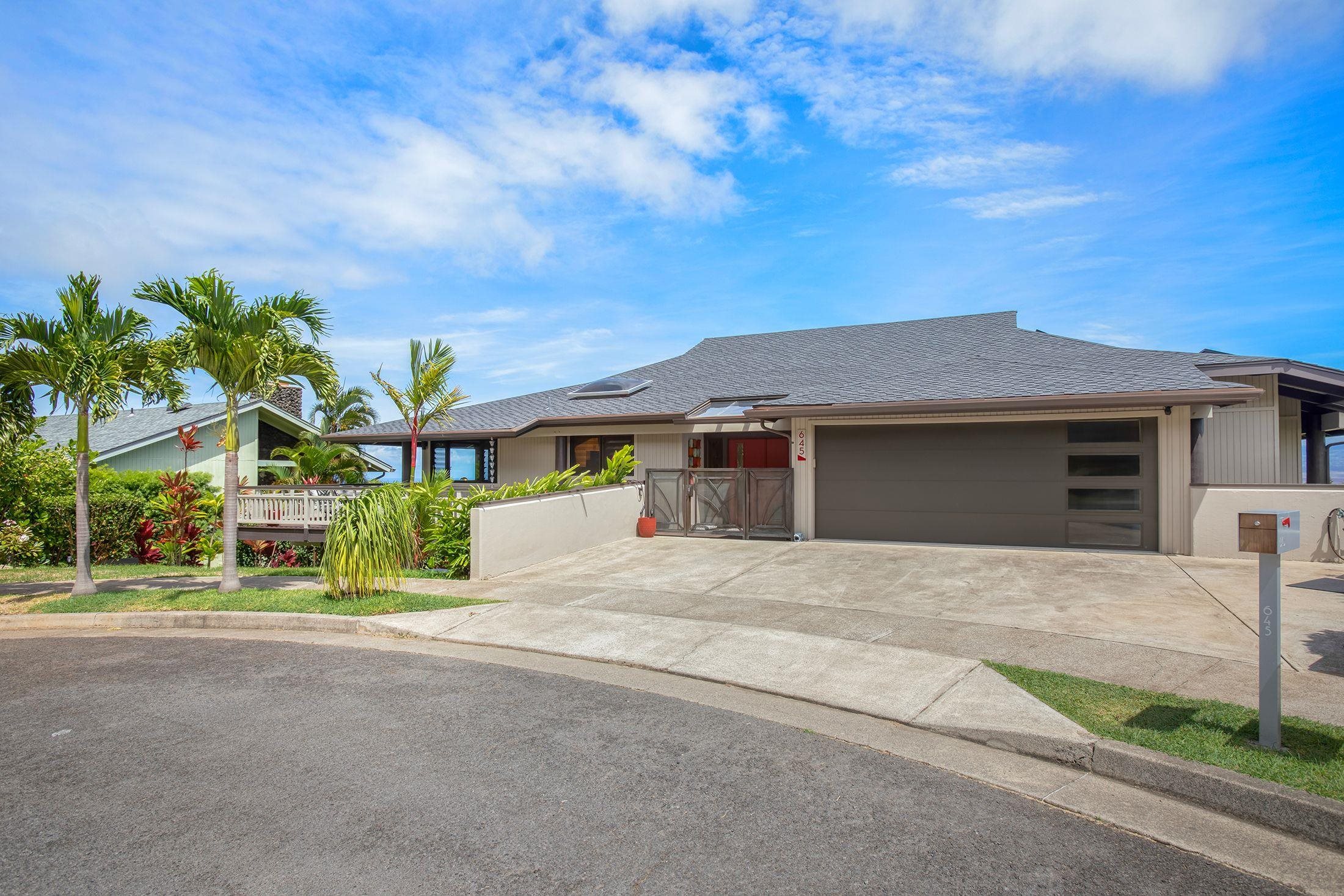 645  Mapuana Pl Wailuku Heights, Wailuku home - photo 4 of 49