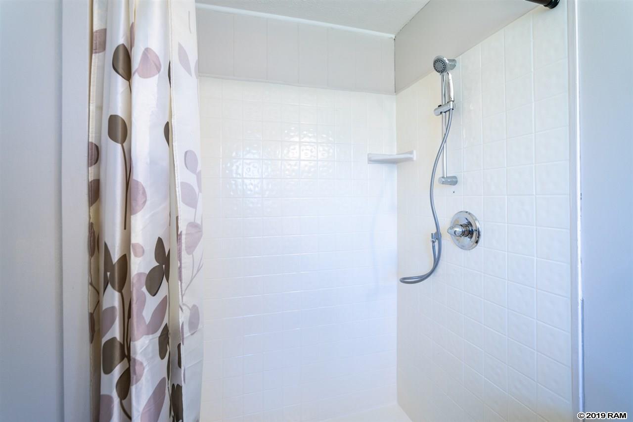 647  Molokai Akau St , Kahului home - photo 17 of 28