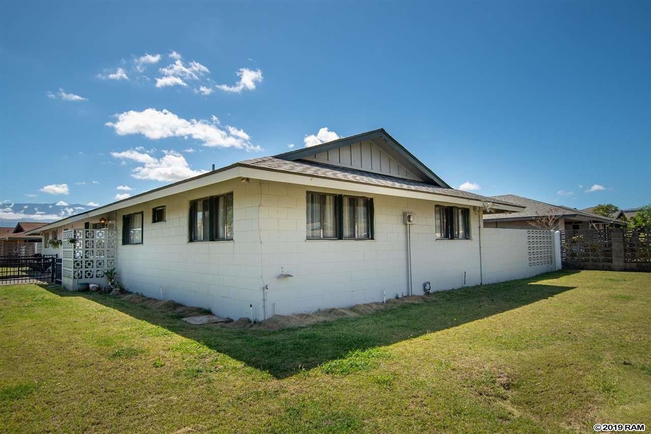 647  Molokai Akau St , Kahului home - photo 3 of 28