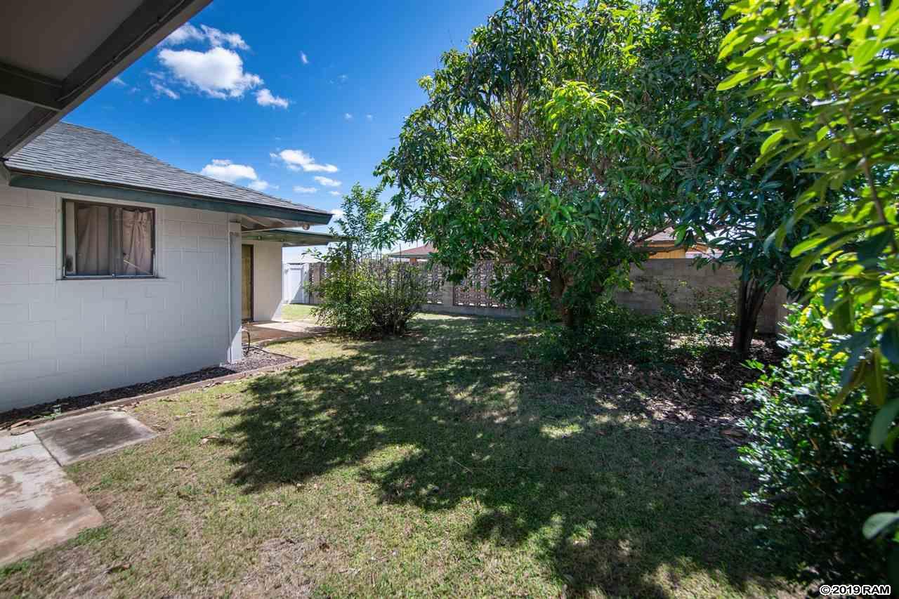 647  Molokai Akau St , Kahului home - photo 7 of 28