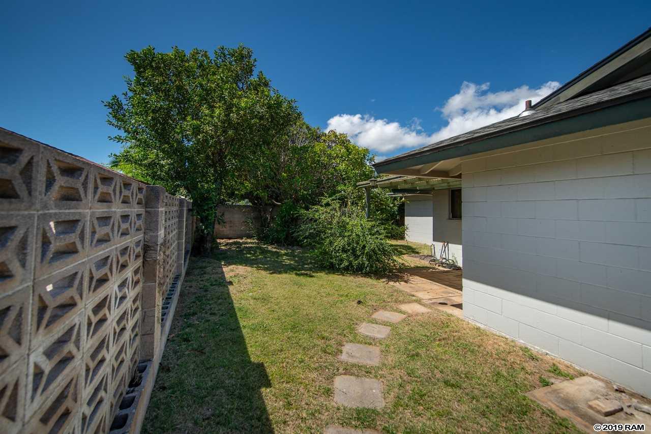 647  Molokai Akau St , Kahului home - photo 8 of 28