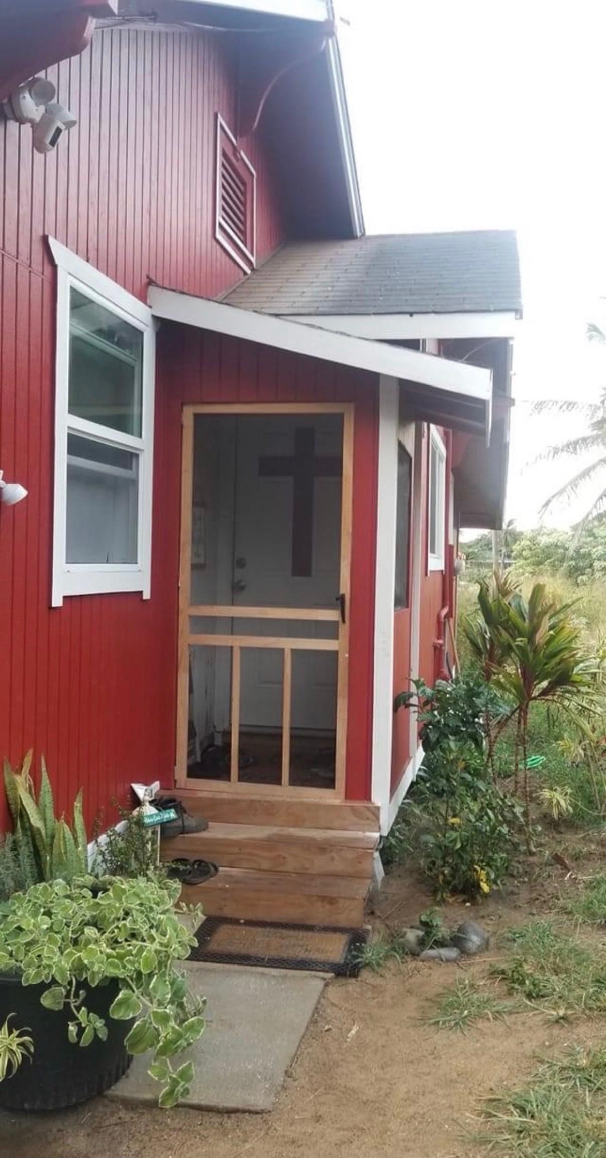 648  Kaae Rd , Wailuku home - photo 2 of 3