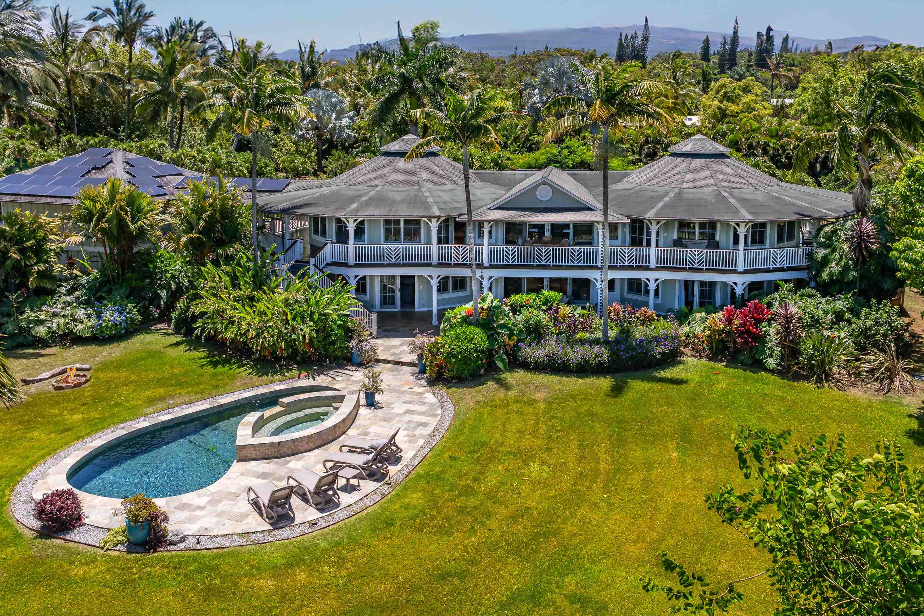 65  Holokai Rd N. Holokai,  home - photo 1 of 49