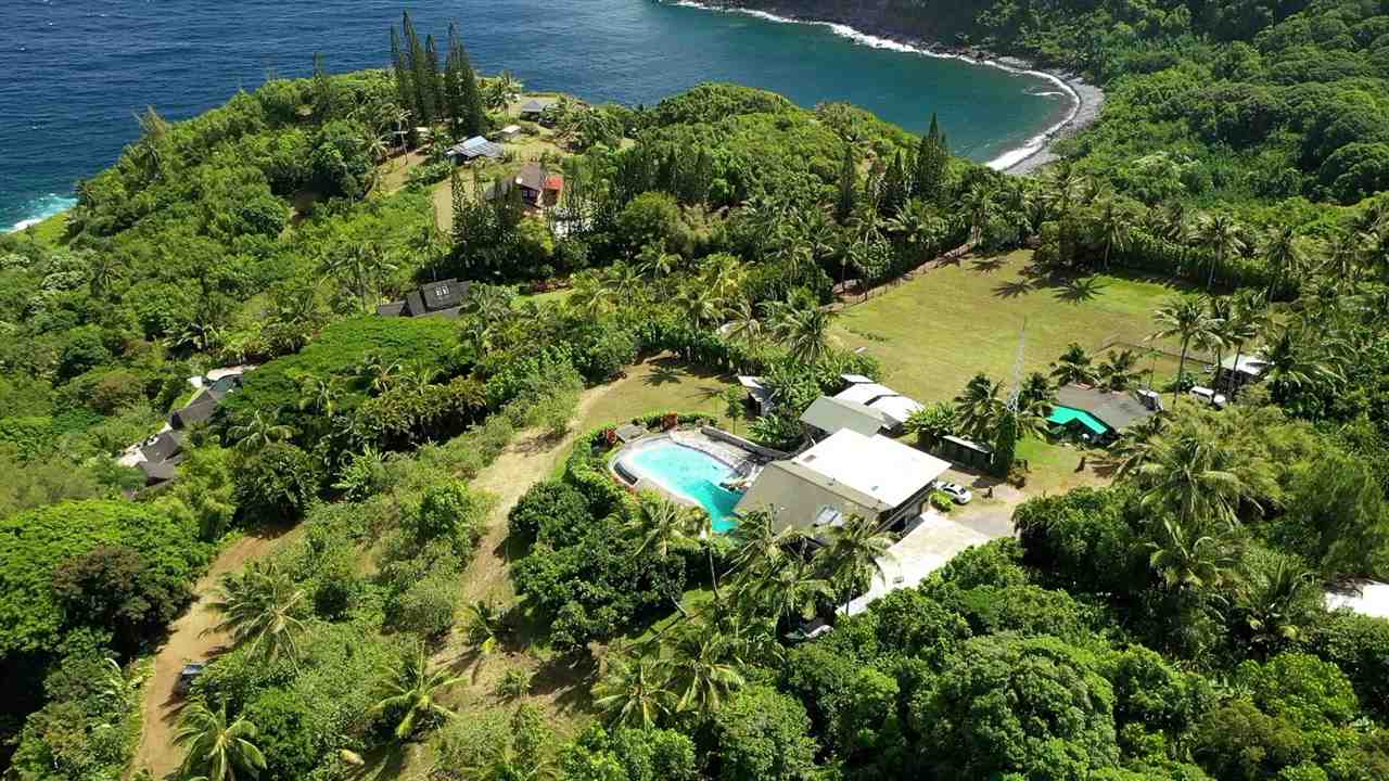 655  Kulike Rd , Haiku home - photo 4 of 30