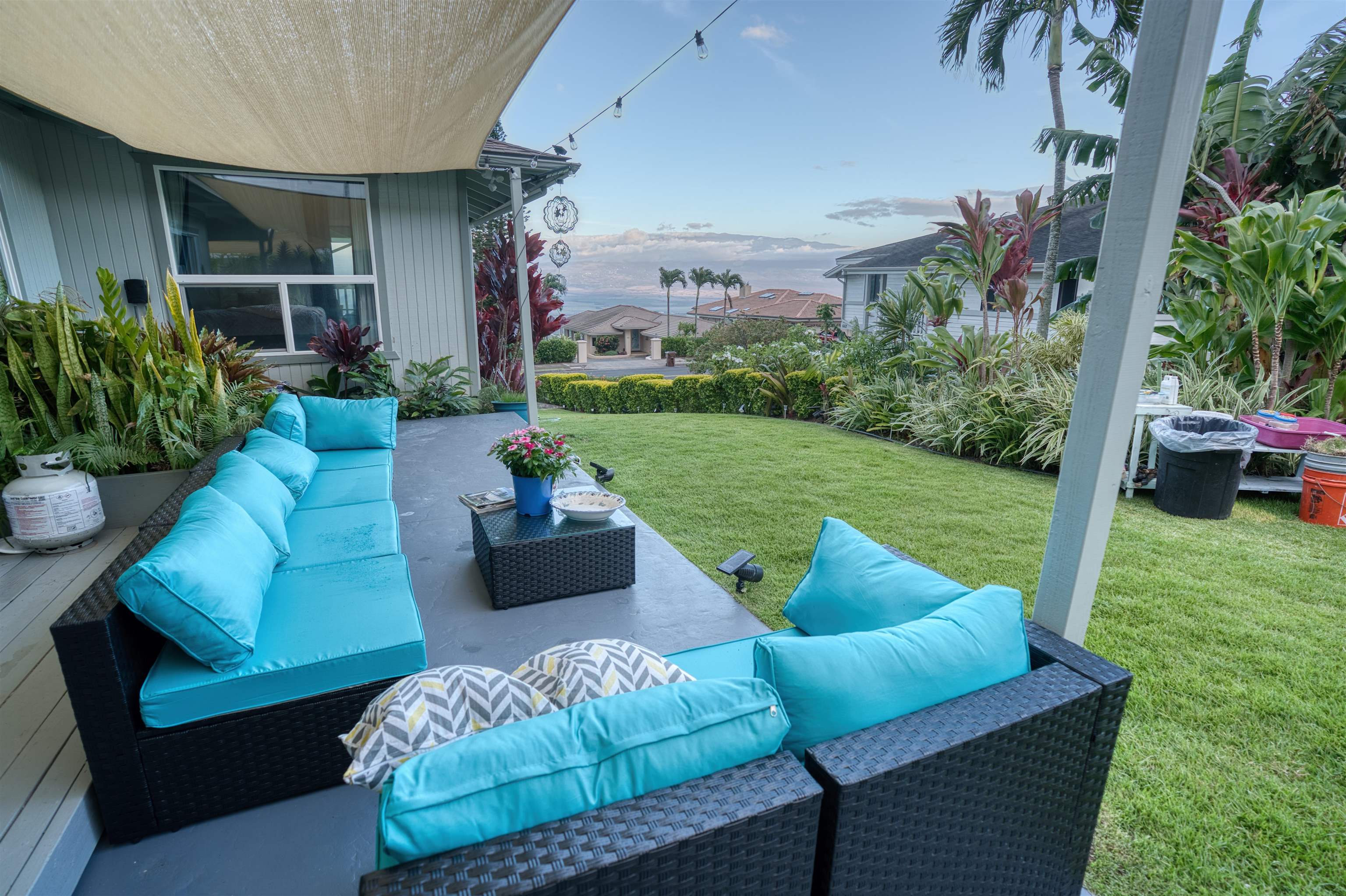 656  Alu Rd Wailuku Heights, Wailuku home - photo 2 of 49