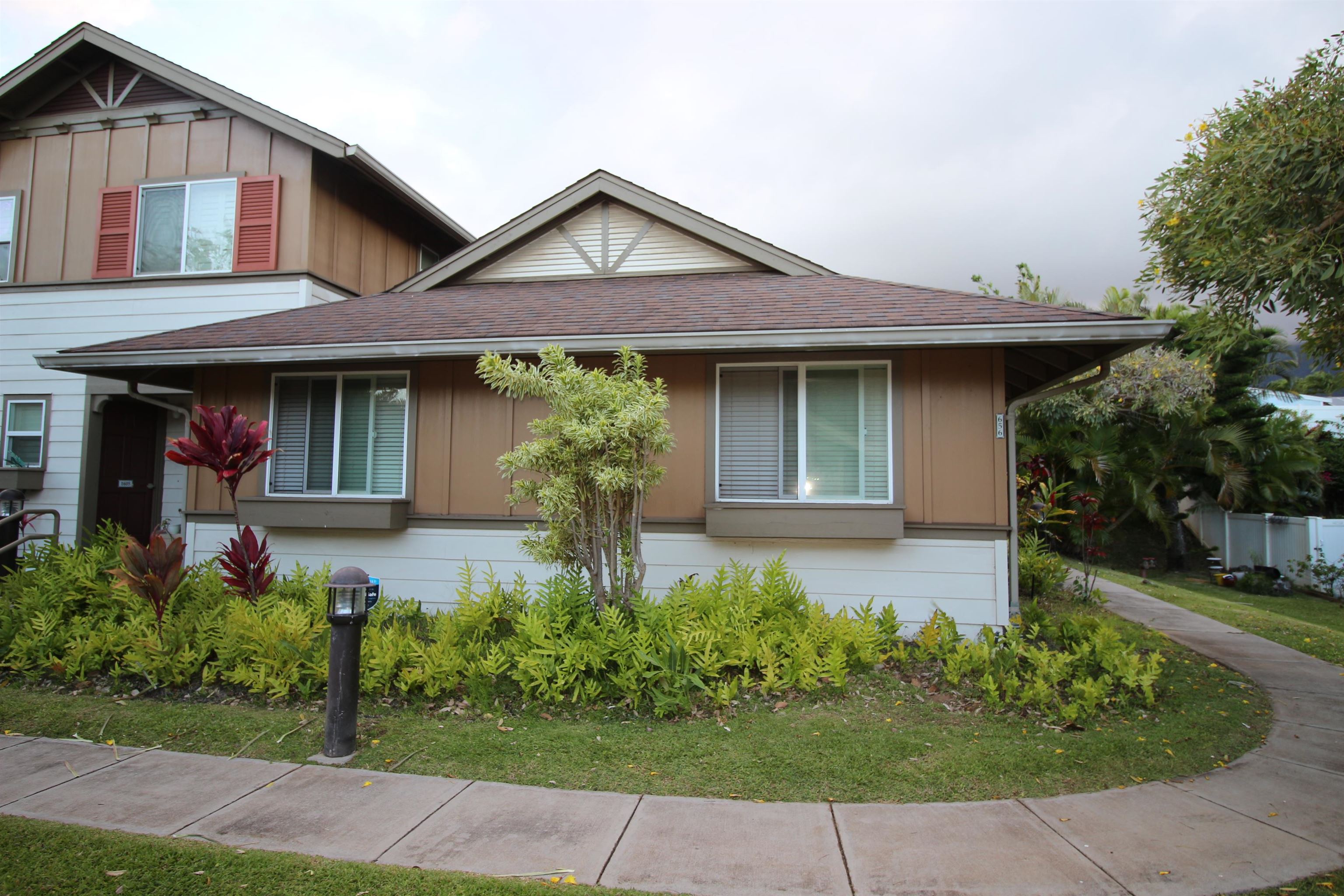 Kehalani Gardens condo # 1606, Wailuku, Hawaii - photo 2 of 12