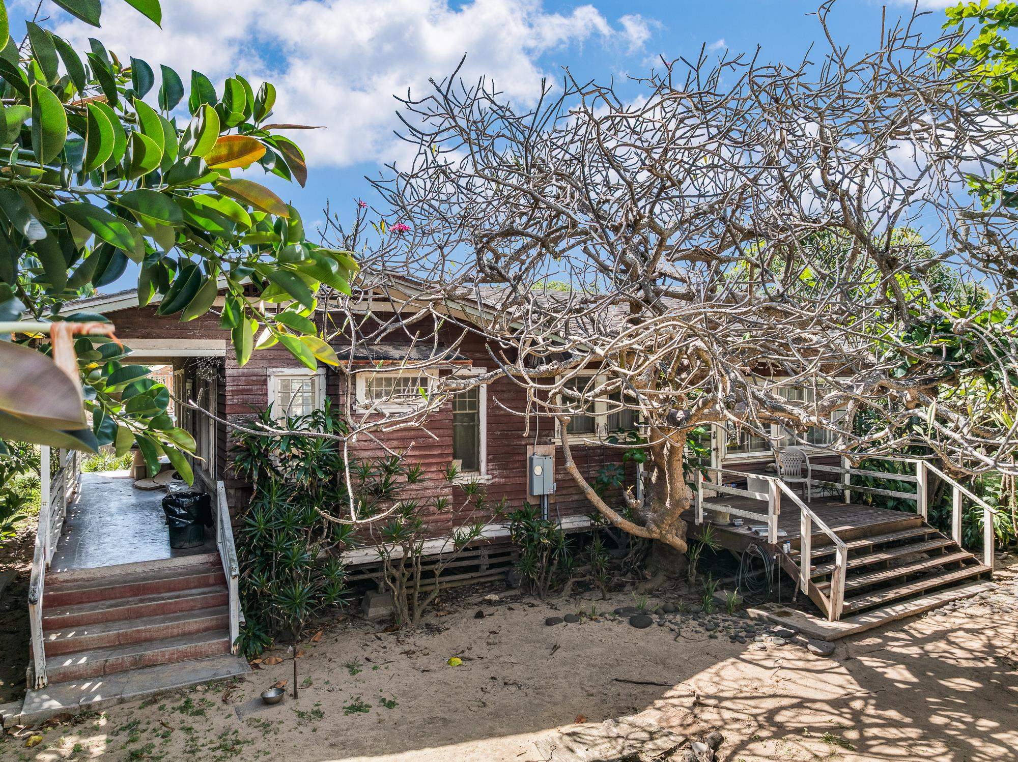 658  Waiehu Beach Rd Paukukalo  Waiehu, Wailuku home - photo 4 of 37