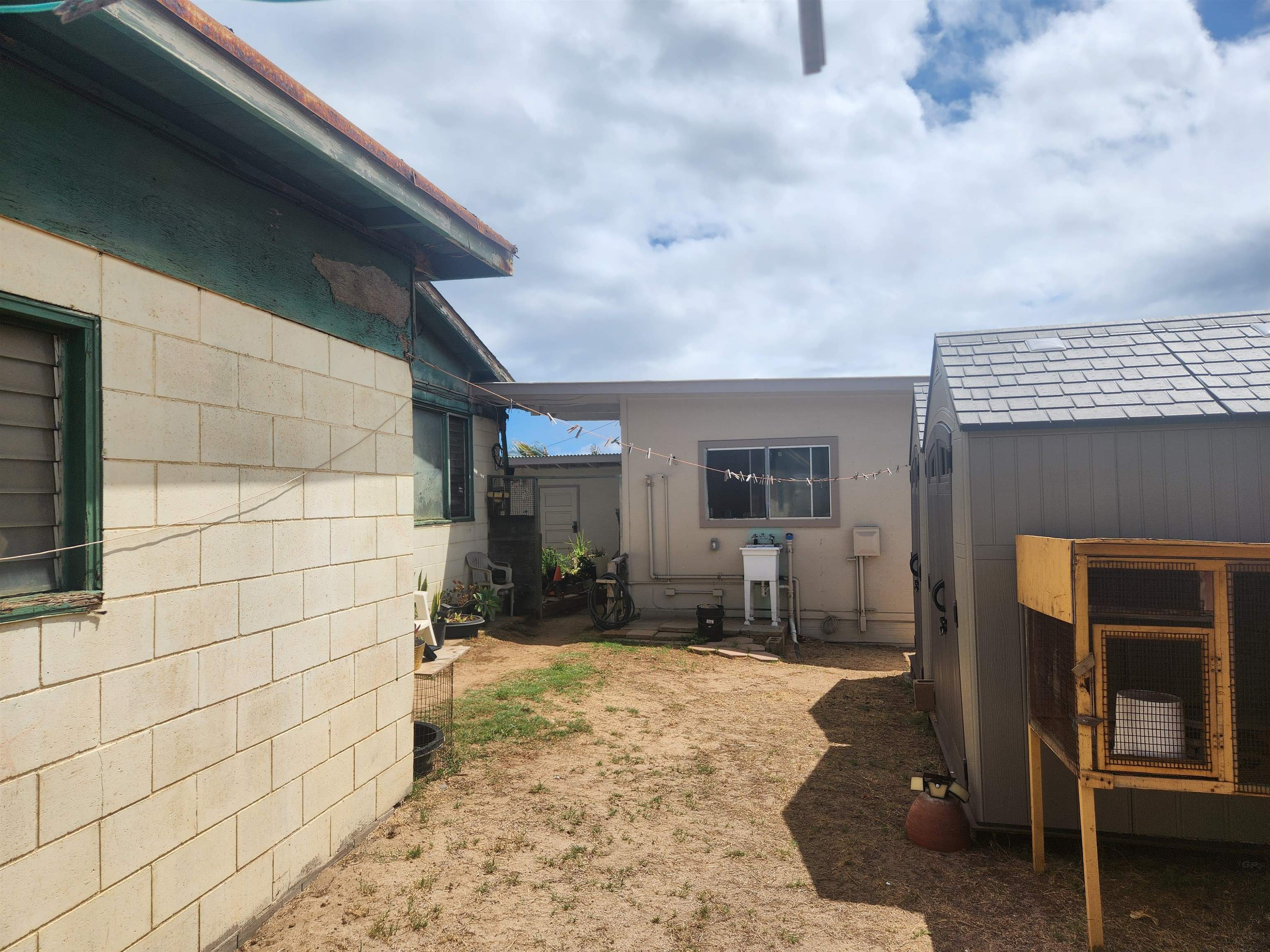 665  Pio Dr Puuone Tract, Wailuku home - photo 2 of 15