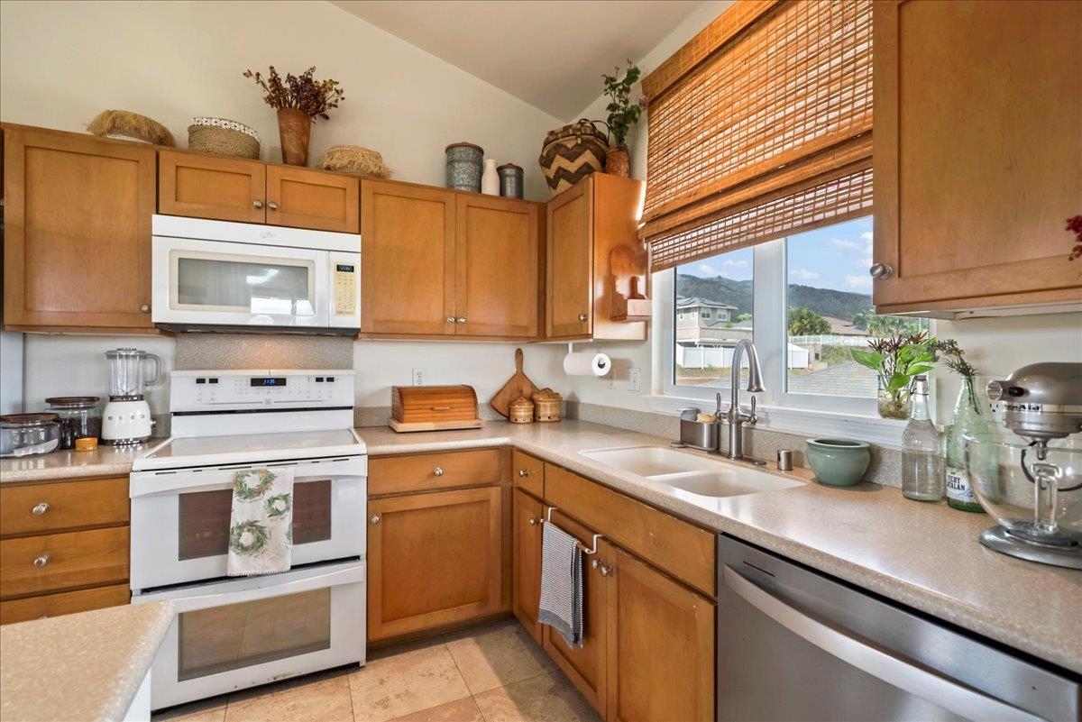 668  Komo Ohia St Kehalani, Wailuku home - photo 6 of 39