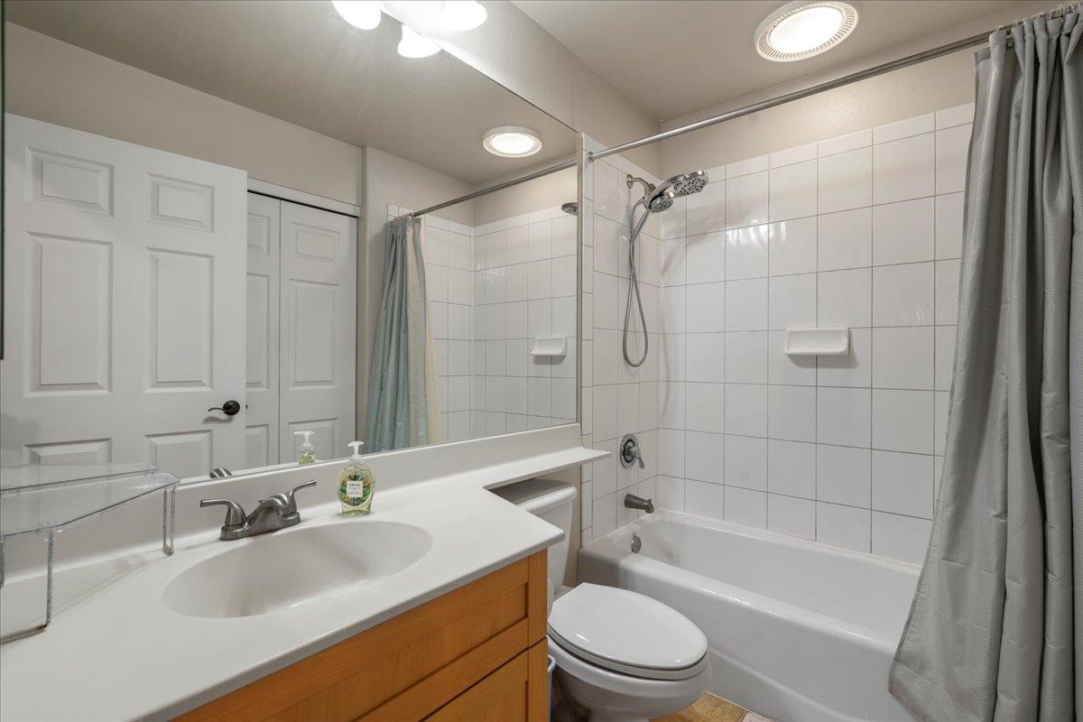 Kehalani Gardens condo # 1401, Wailuku, Hawaii - photo 34 of 40