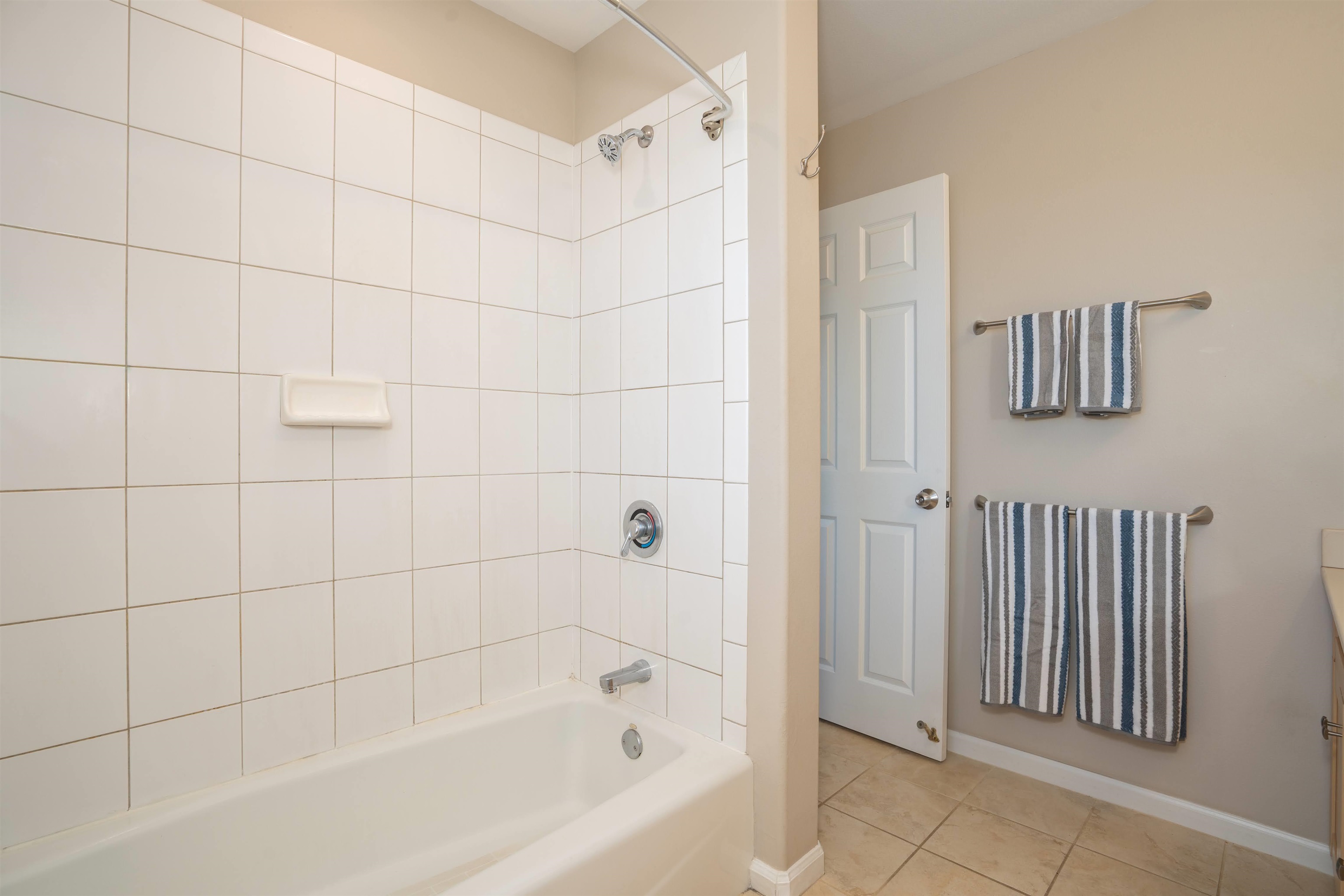 Kehalani Gardens condo # 1402, Wailuku, Hawaii - photo 29 of 43