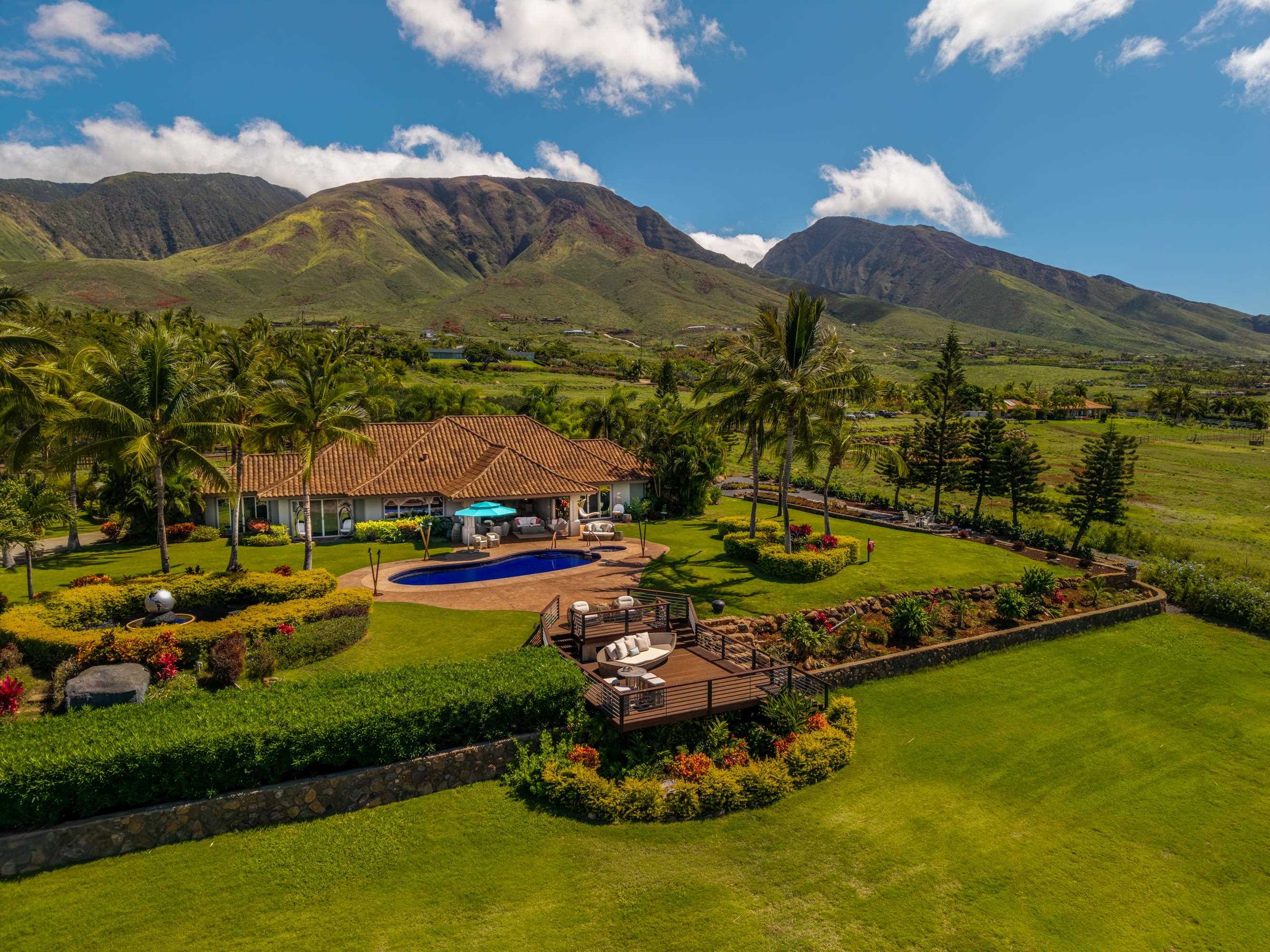 67  Wili Okai Way Puunoa, Lahaina home - photo 3 of 47