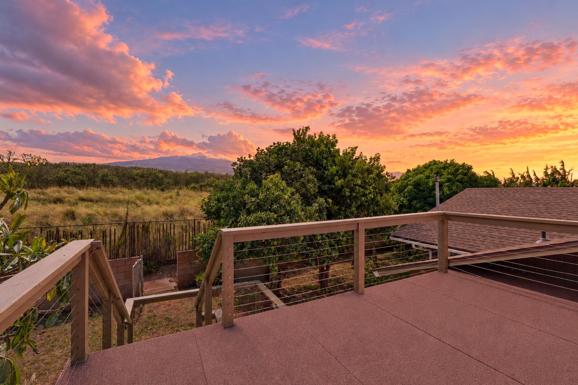 674  Loina Pl Skill Village, Spreckelsville/Paia/Kuau home - photo 2 of 42