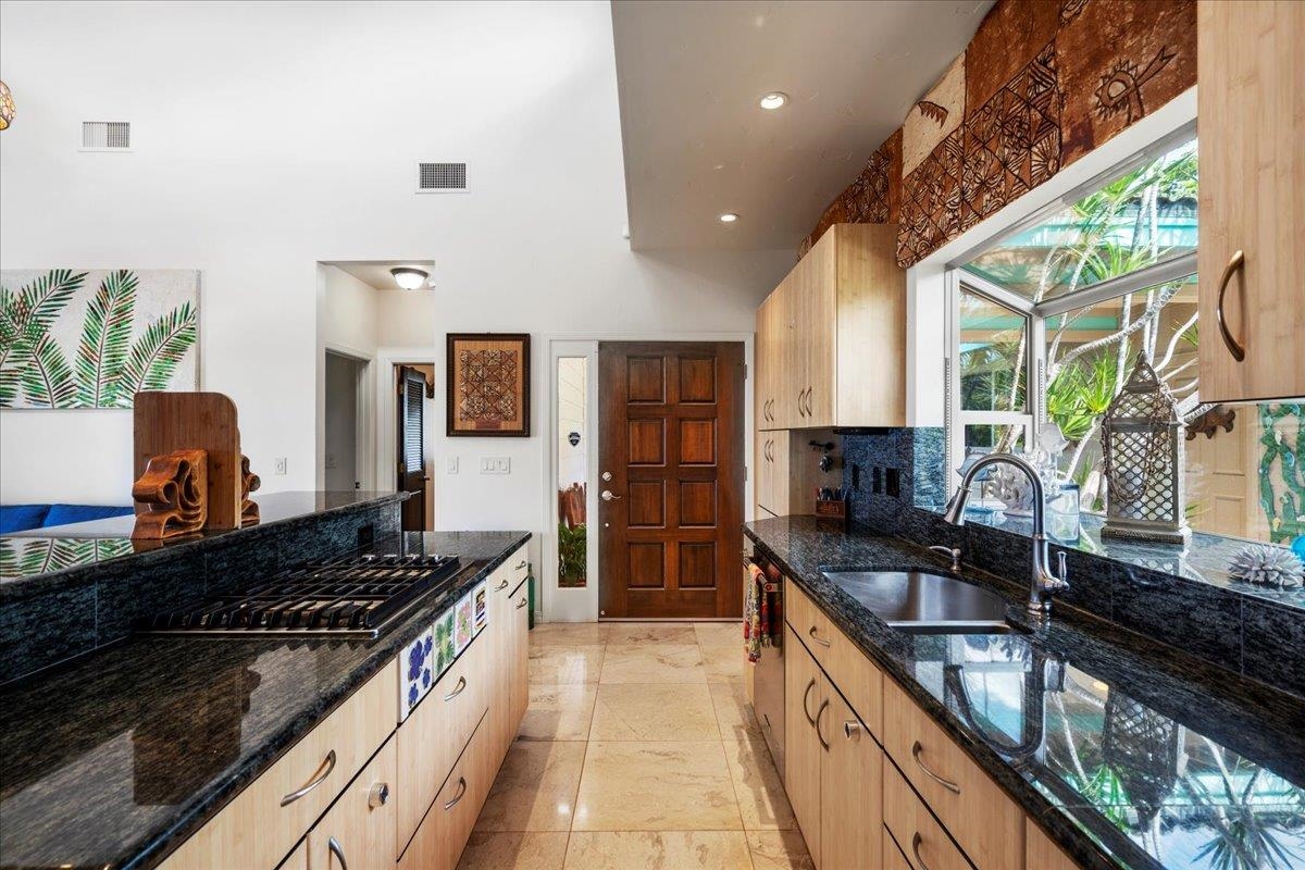 676  Kai Hele Ku St Launiupoko, Lahaina home - photo 15 of 45