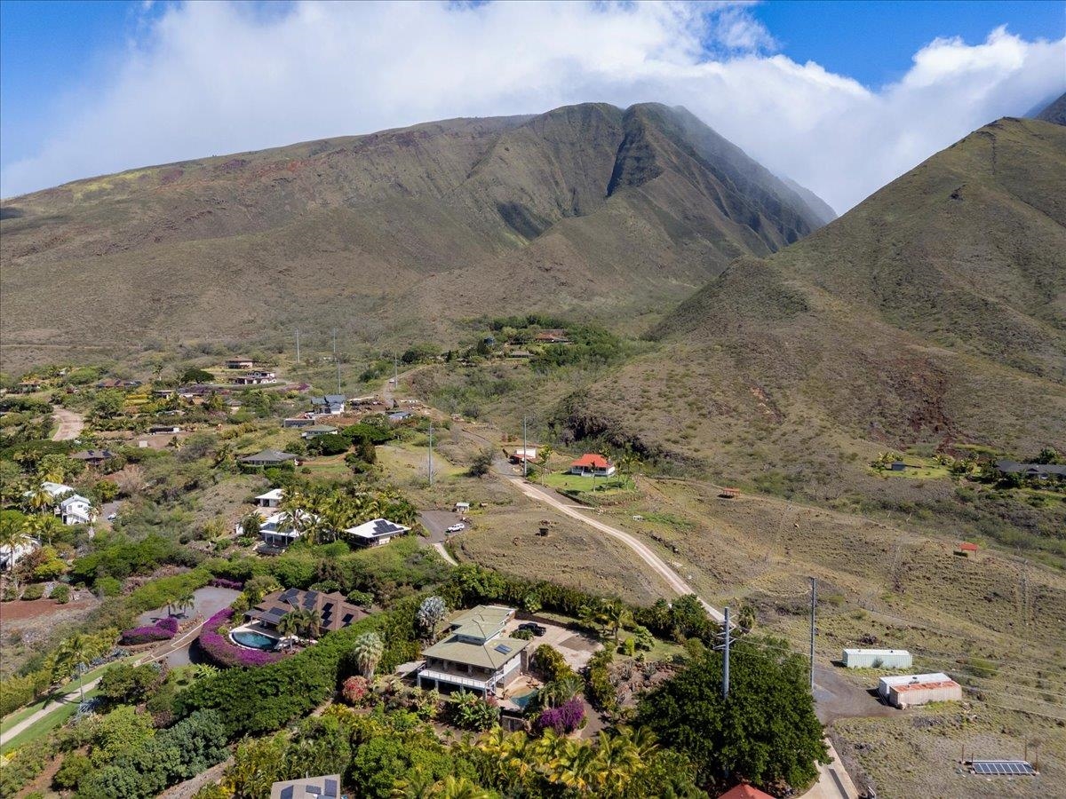 676  Kai Hele Ku St Launiupoko, Lahaina home - photo 3 of 45