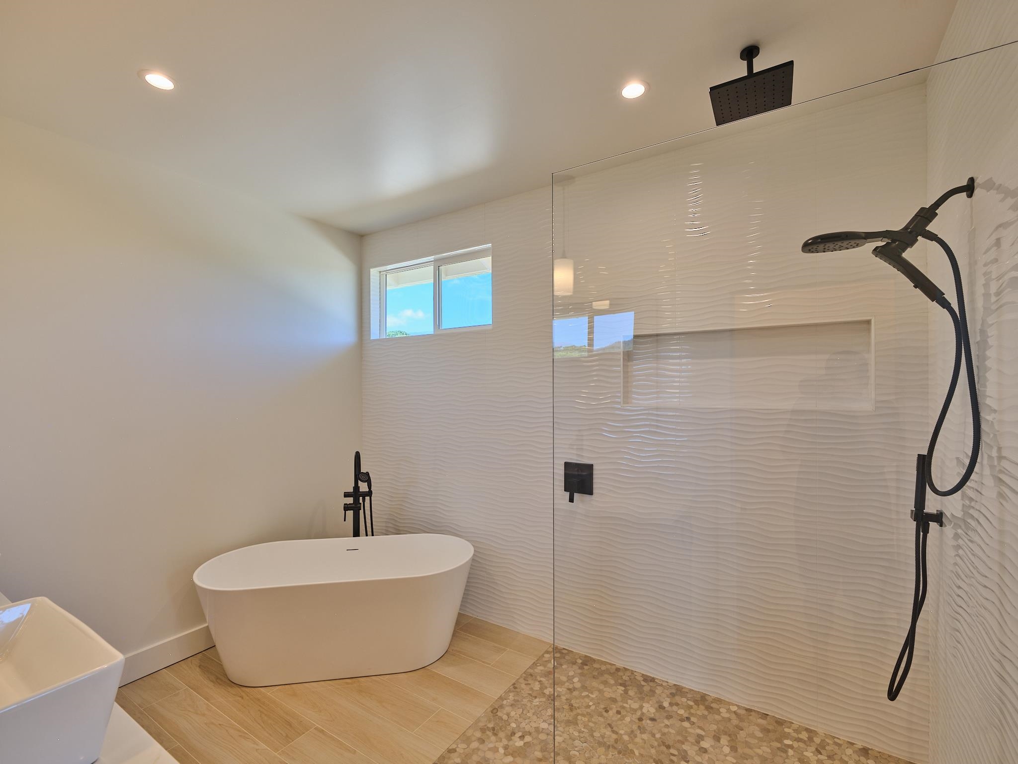 676  Kauaheahe Pl , Haiku home - photo 19 of 40