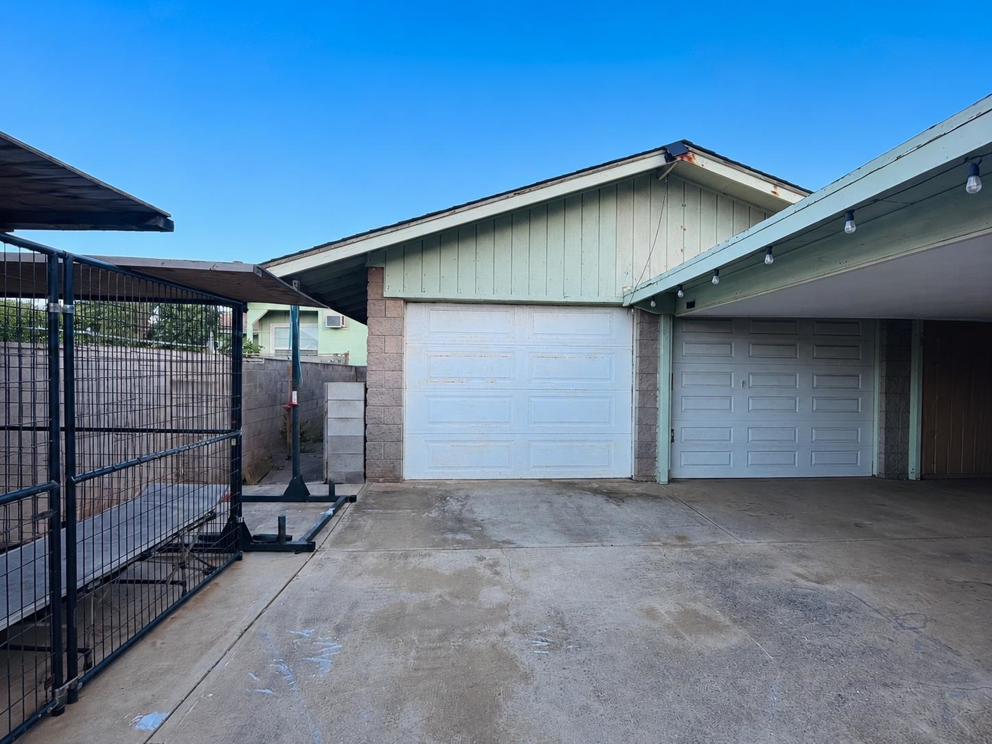 677  Linekona Pl , Wailuku home - photo 2 of 27