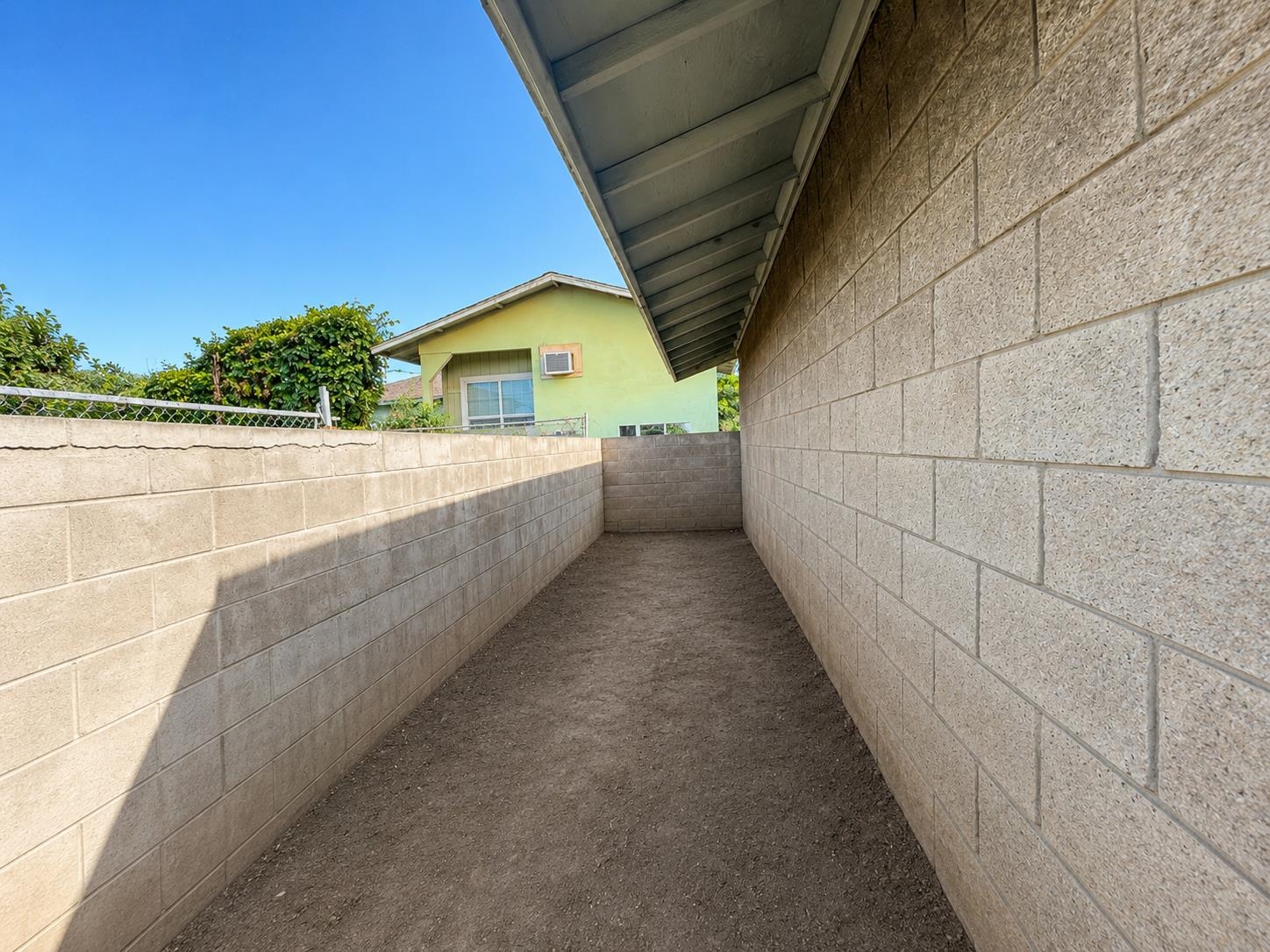 677  Linekona Pl , Wailuku home - photo 9 of 27