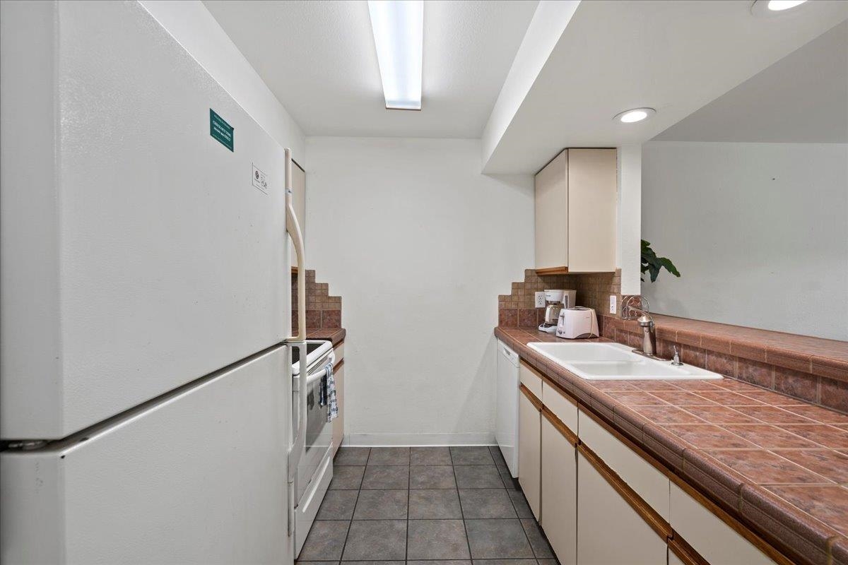 Kihei Bay Vista condo # D111, Kihei, Hawaii - photo 11 of 45