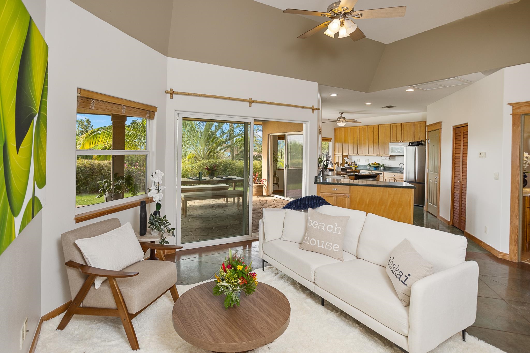 68  Awaiku St Launiupoko, Lahaina home - photo 4 of 34