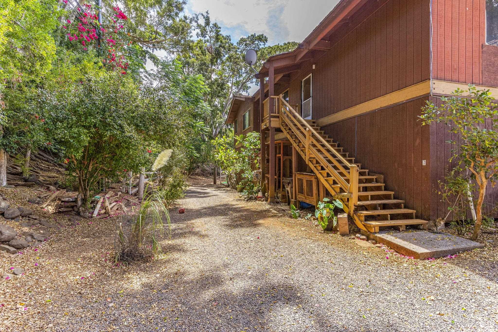 680  Makani Rd , Makawao/Olinda/Haliimaile home - photo 2 of 8