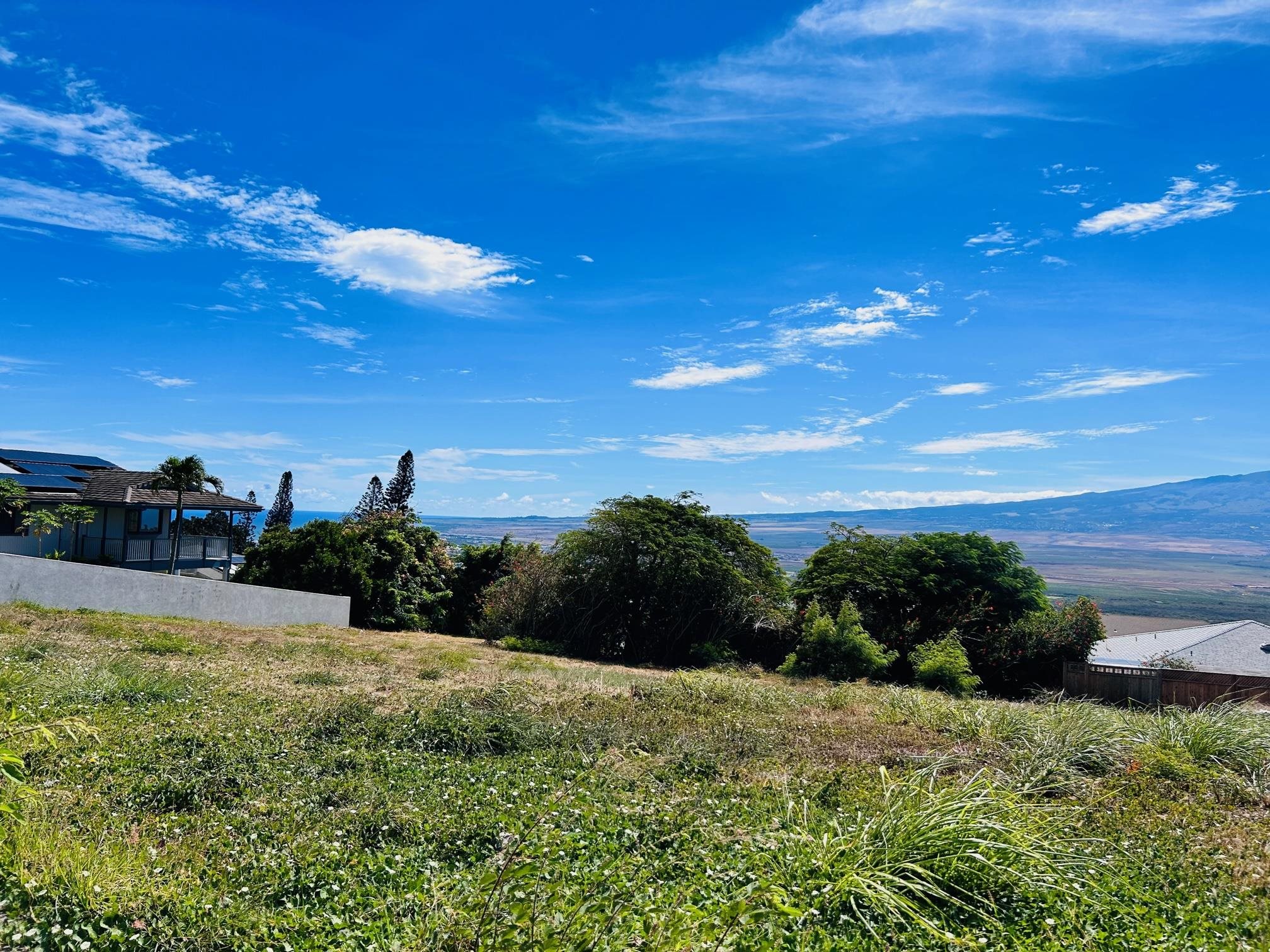 680  Noweo Pl Wailuku Heights, Wailuku home - photo 4 of 49