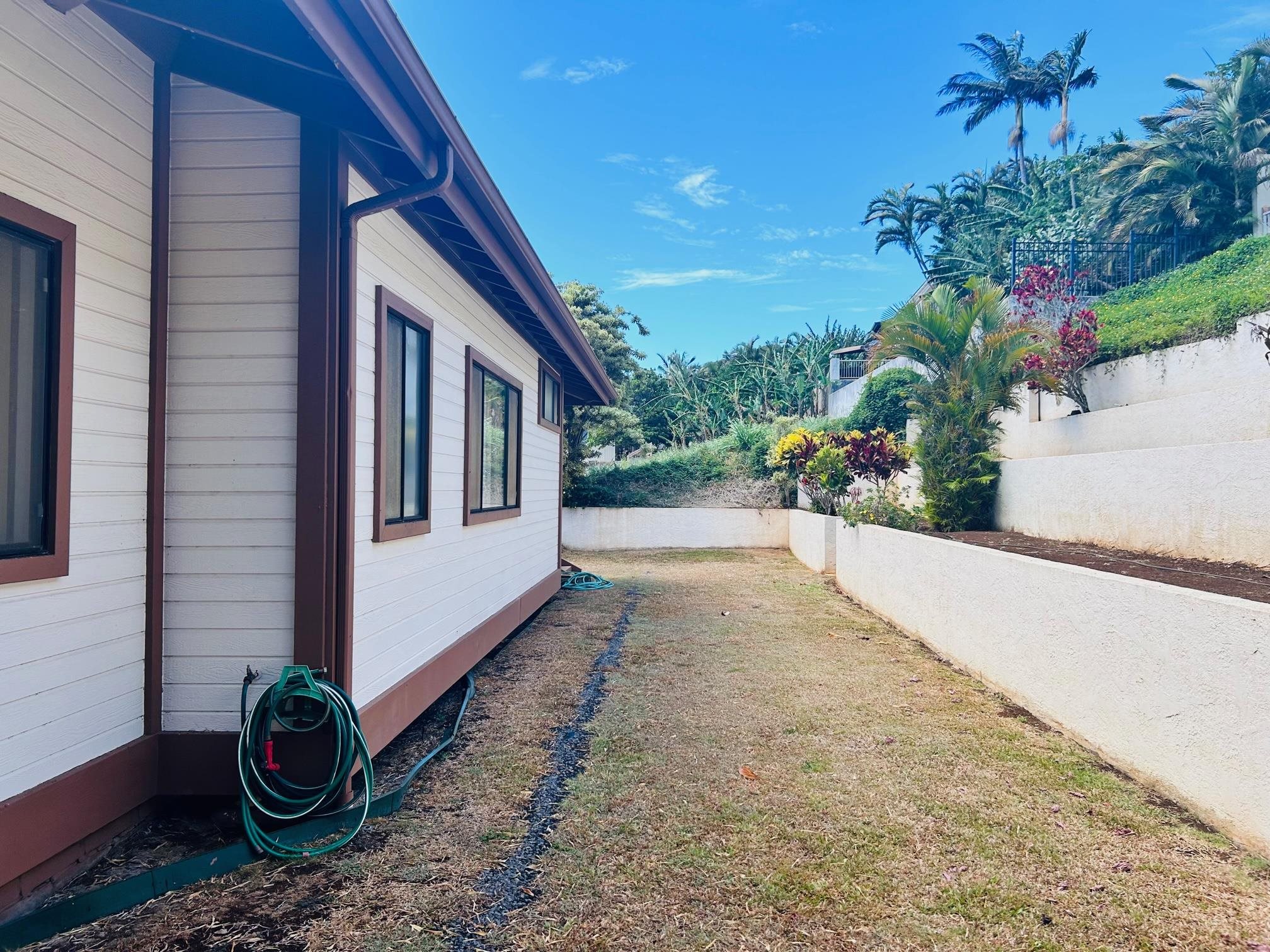 680  Noweo Pl Wailuku Heights, Wailuku home - photo 43 of 49