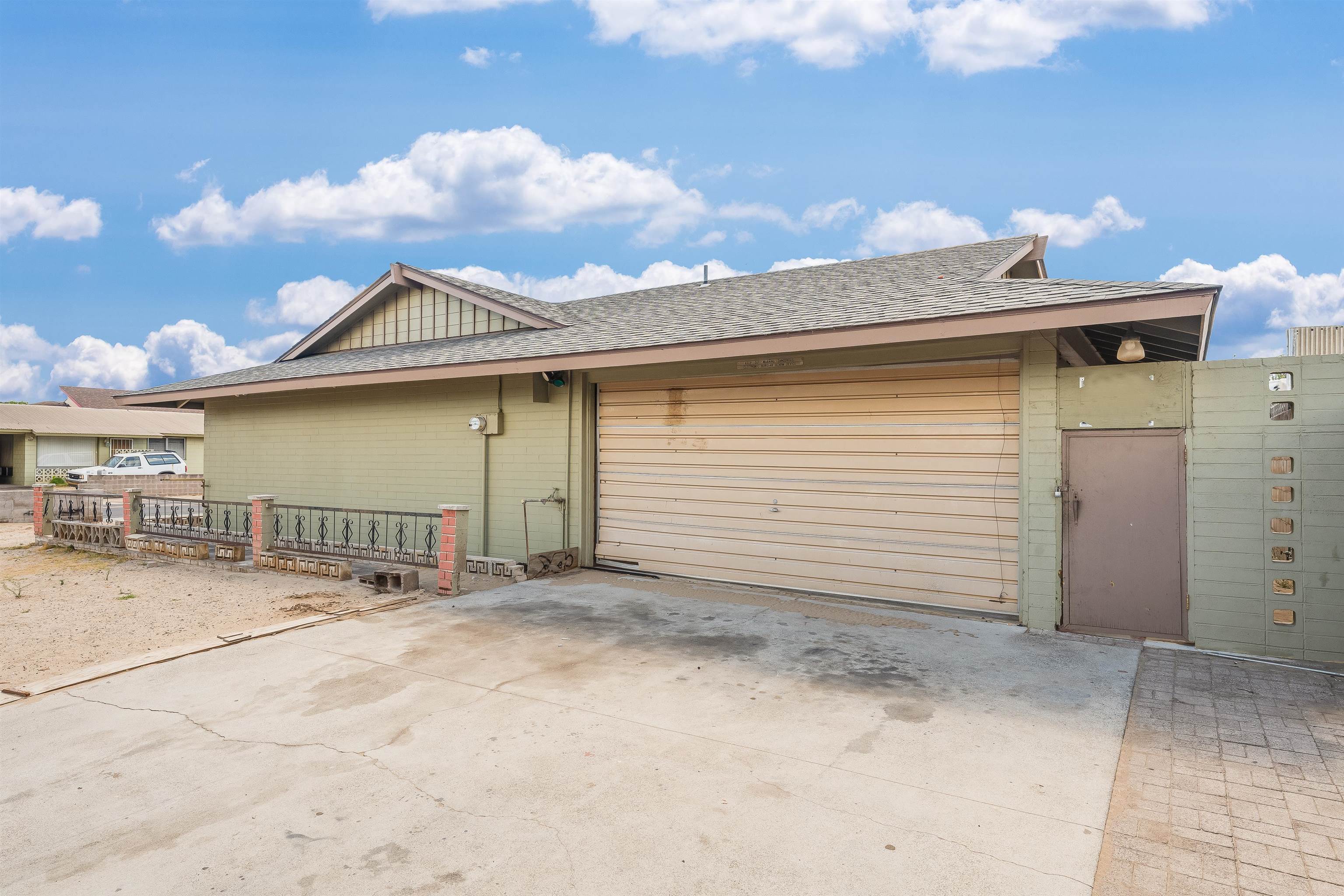 681  Molokai Akau St , Kahului home - photo 2 of 30