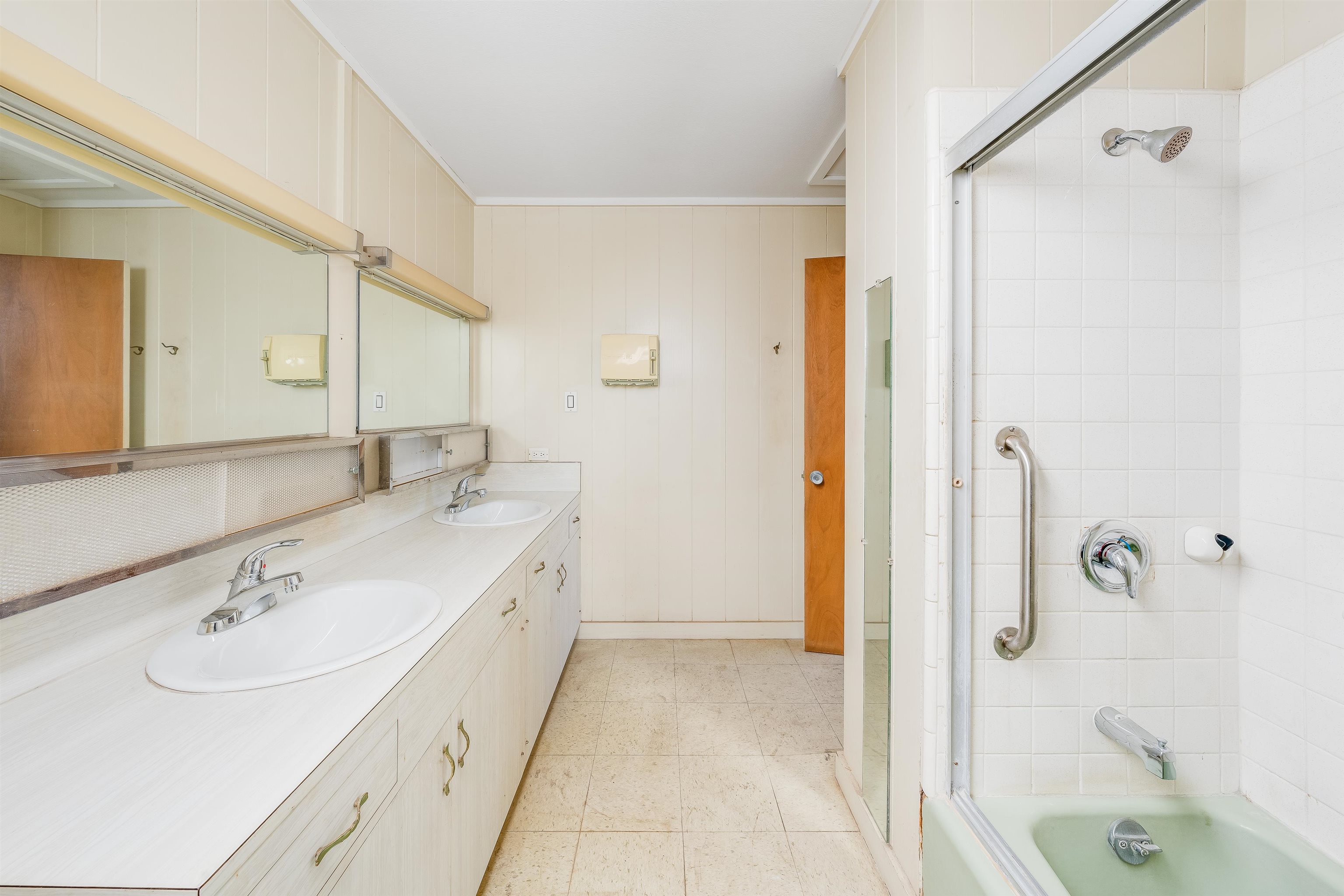 681  Molokai Akau St , Kahului home - photo 16 of 30