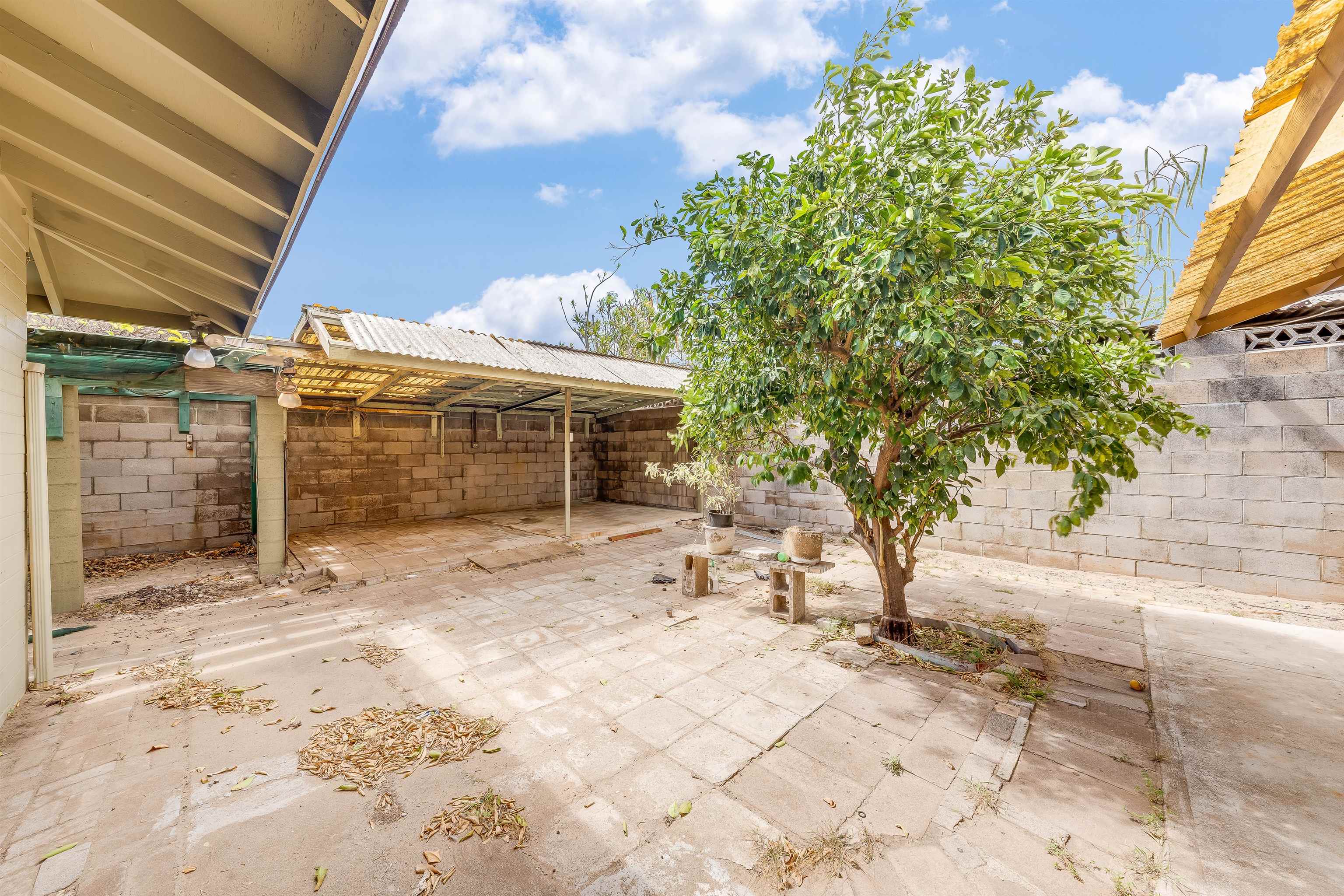 681  Molokai Akau St , Kahului home - photo 21 of 30