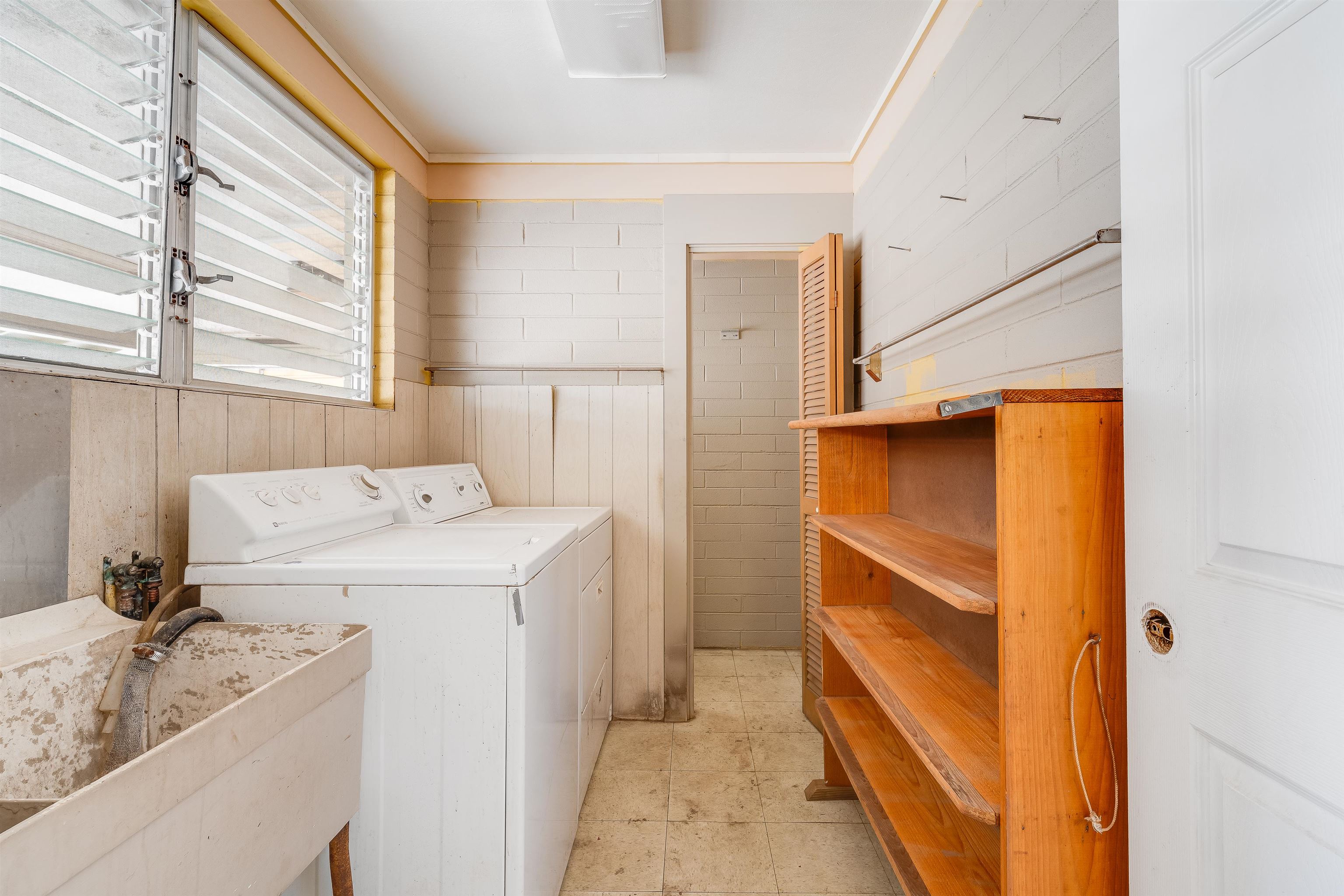 681  Molokai Akau St , Kahului home - photo 27 of 30