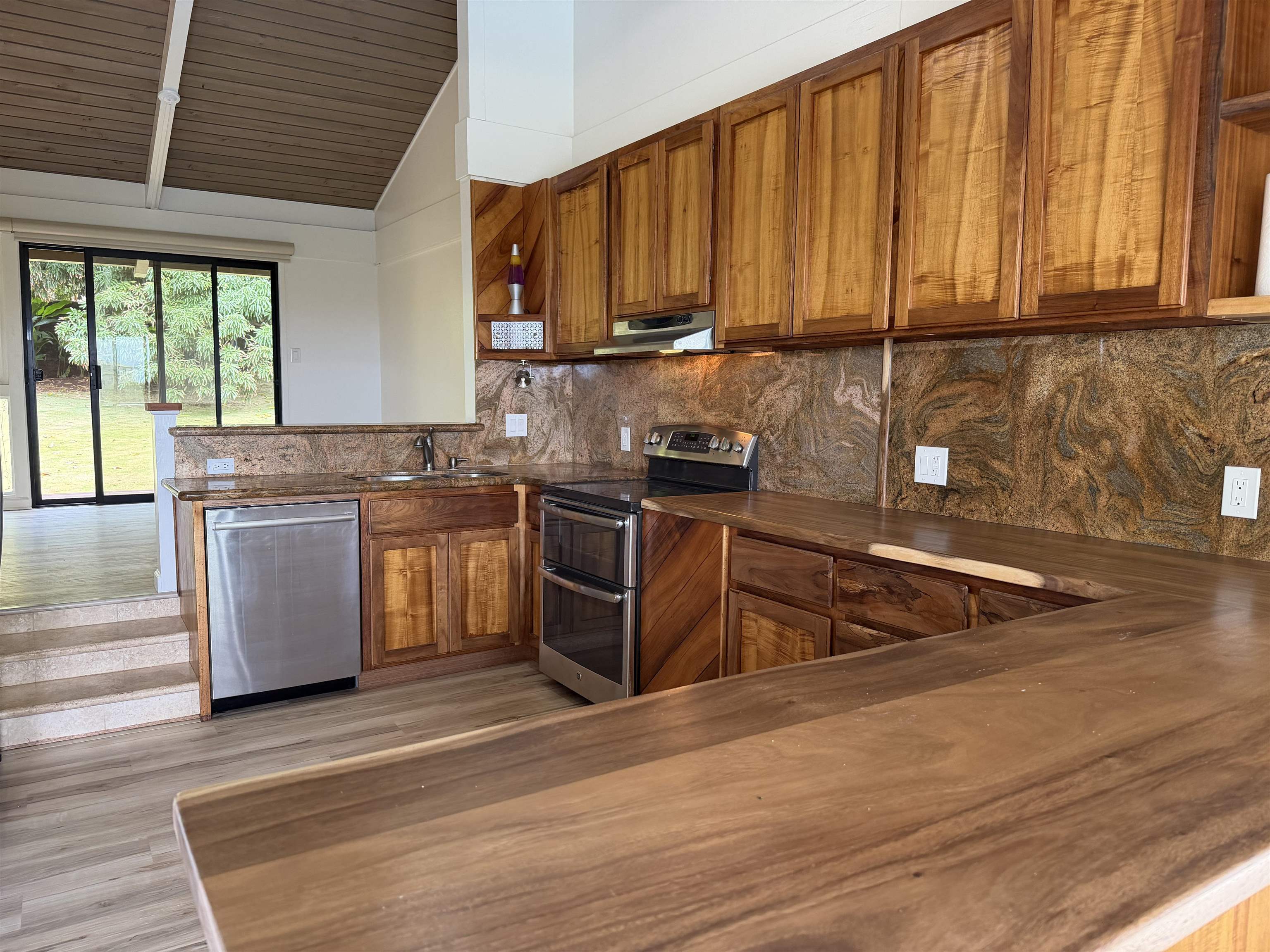 69  Halelo St , Kaanapali home - photo 4 of 25