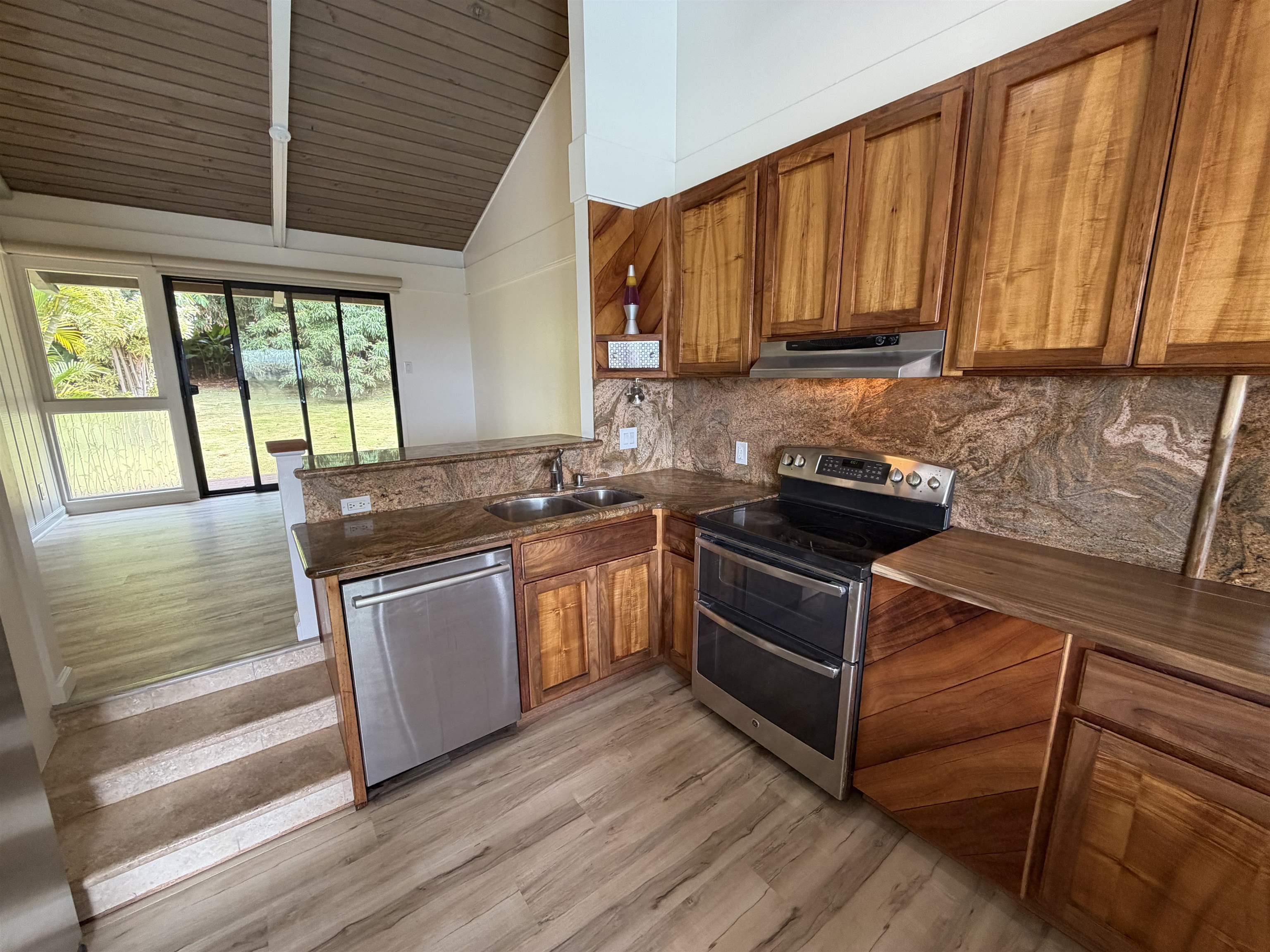 69  Halelo St , Kaanapali home - photo 6 of 25