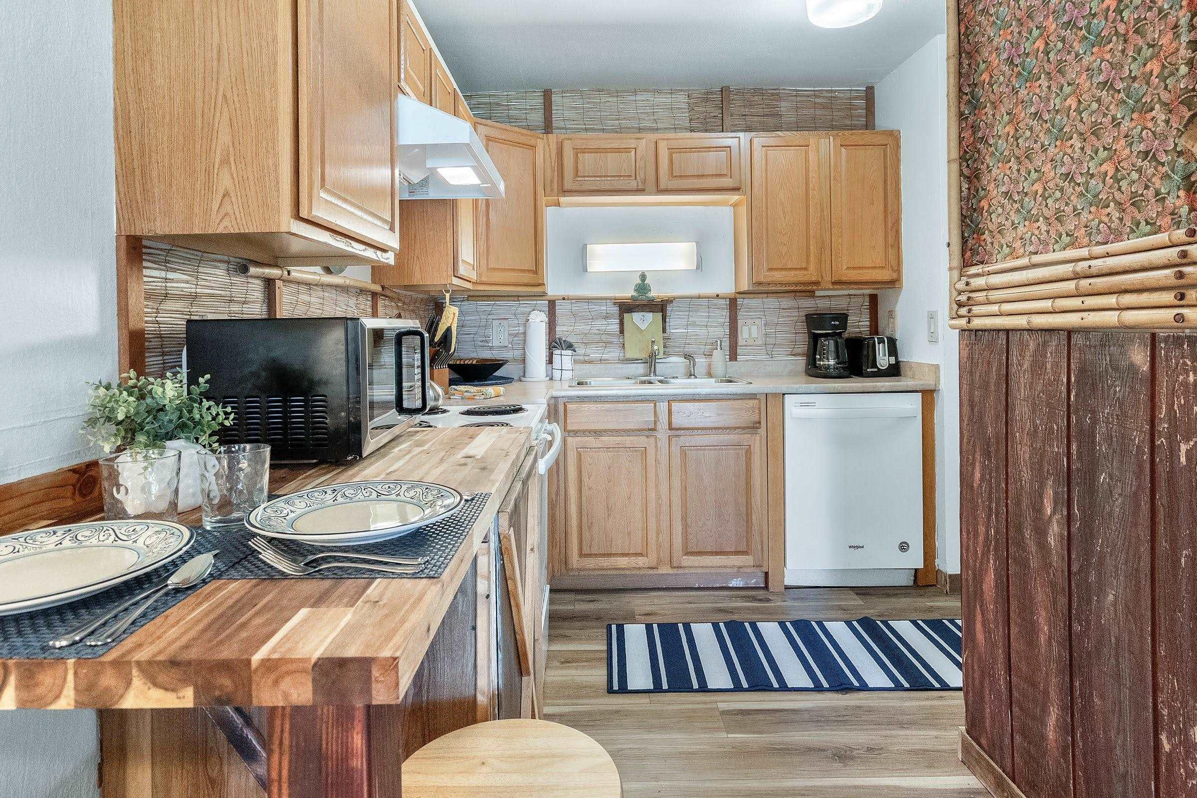 Hale Mahialani condo # 4, Kihei, Hawaii - photo 22 of 39