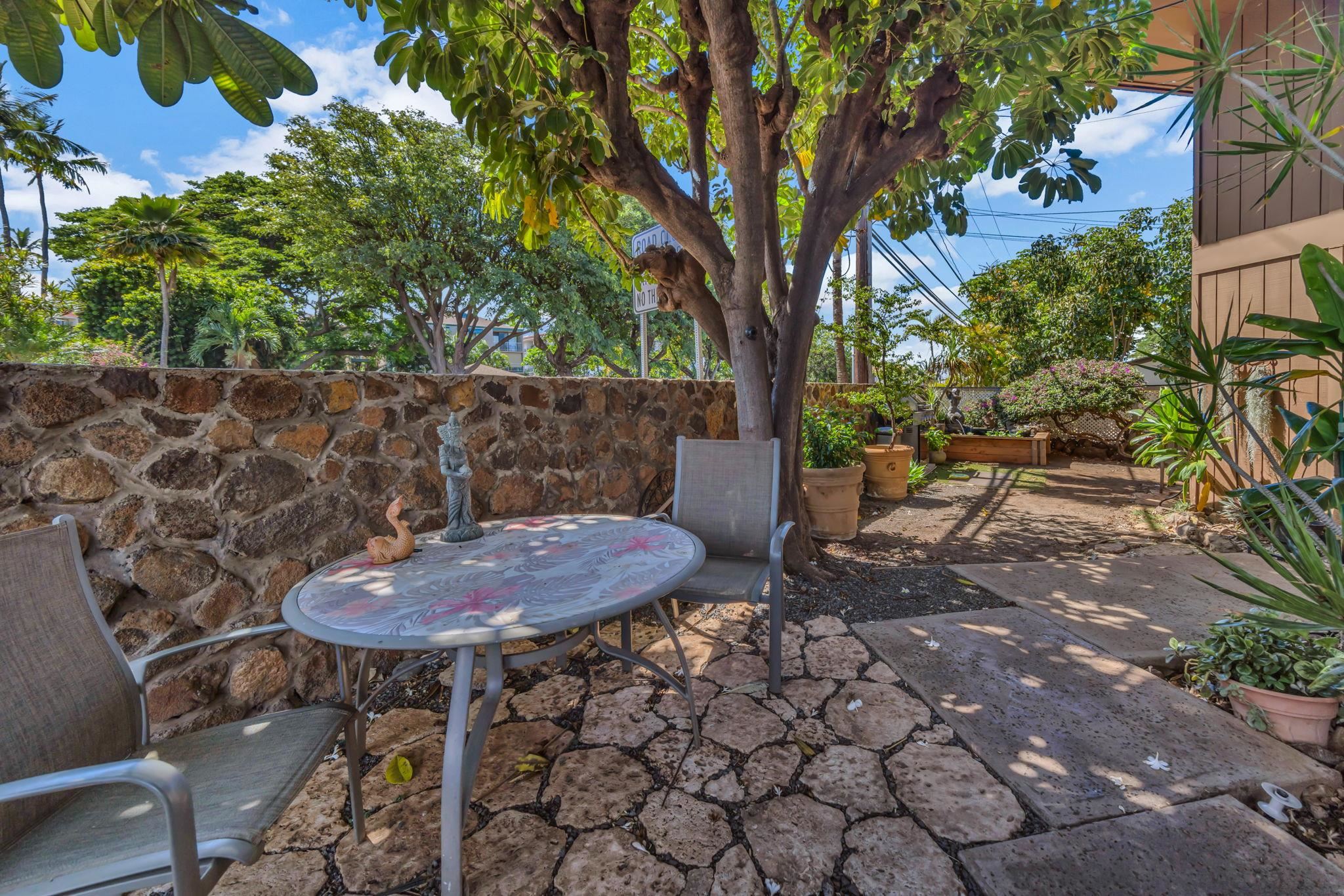 Hale Mahialani condo # 5, Kihei, Hawaii - photo 33 of 46