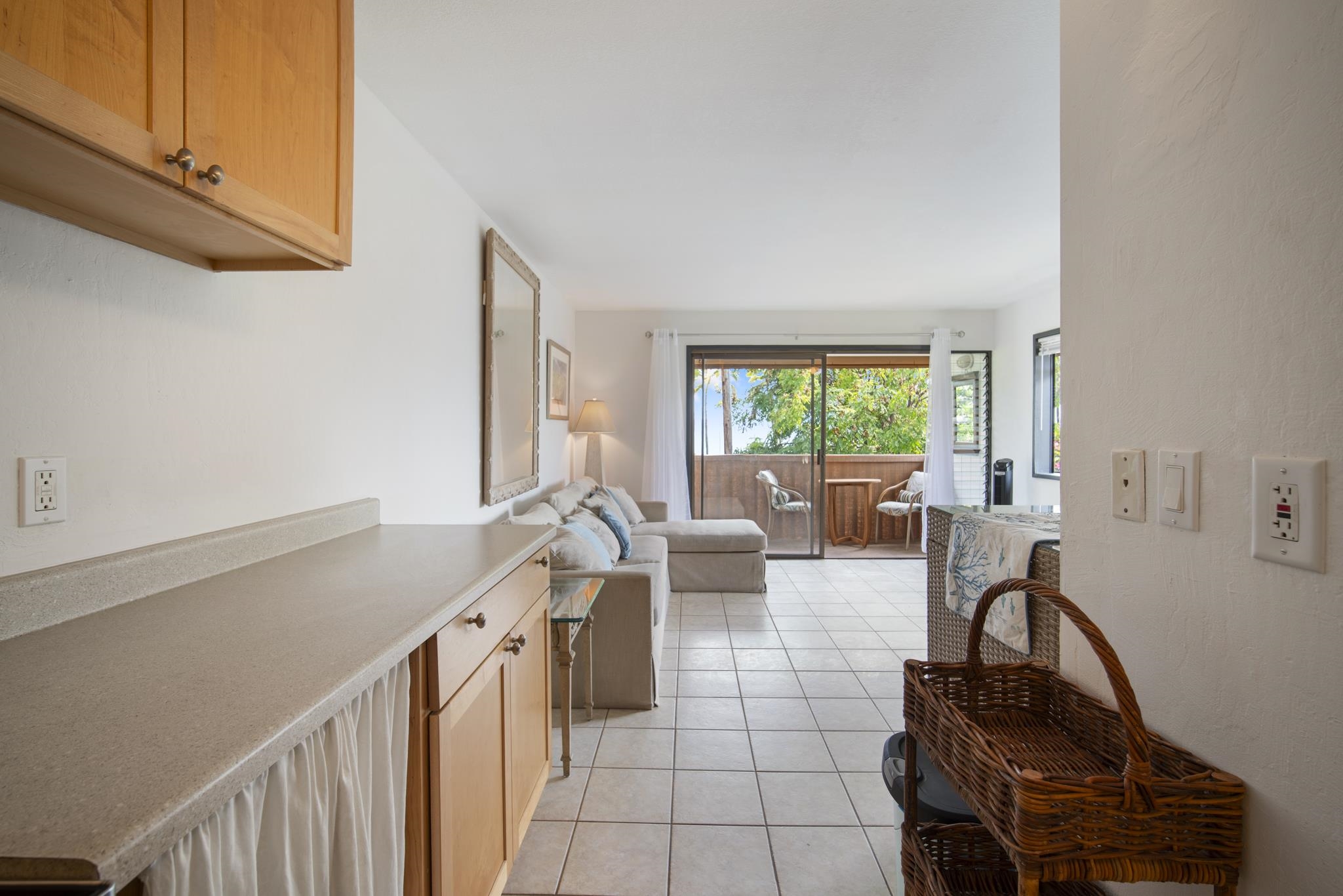 Hale Mahialani condo # 6, Kihei, Hawaii - photo 11 of 32