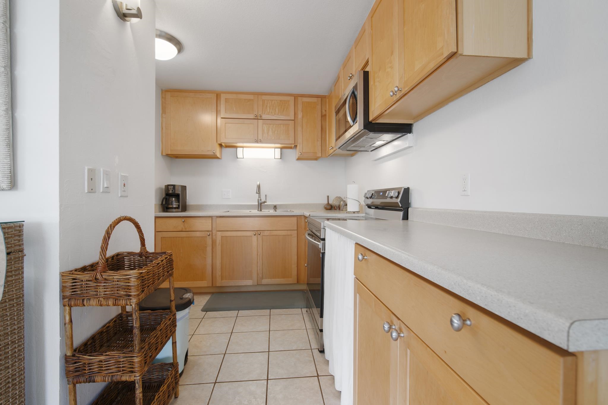 Hale Mahialani condo # 6, Kihei, Hawaii - photo 13 of 32