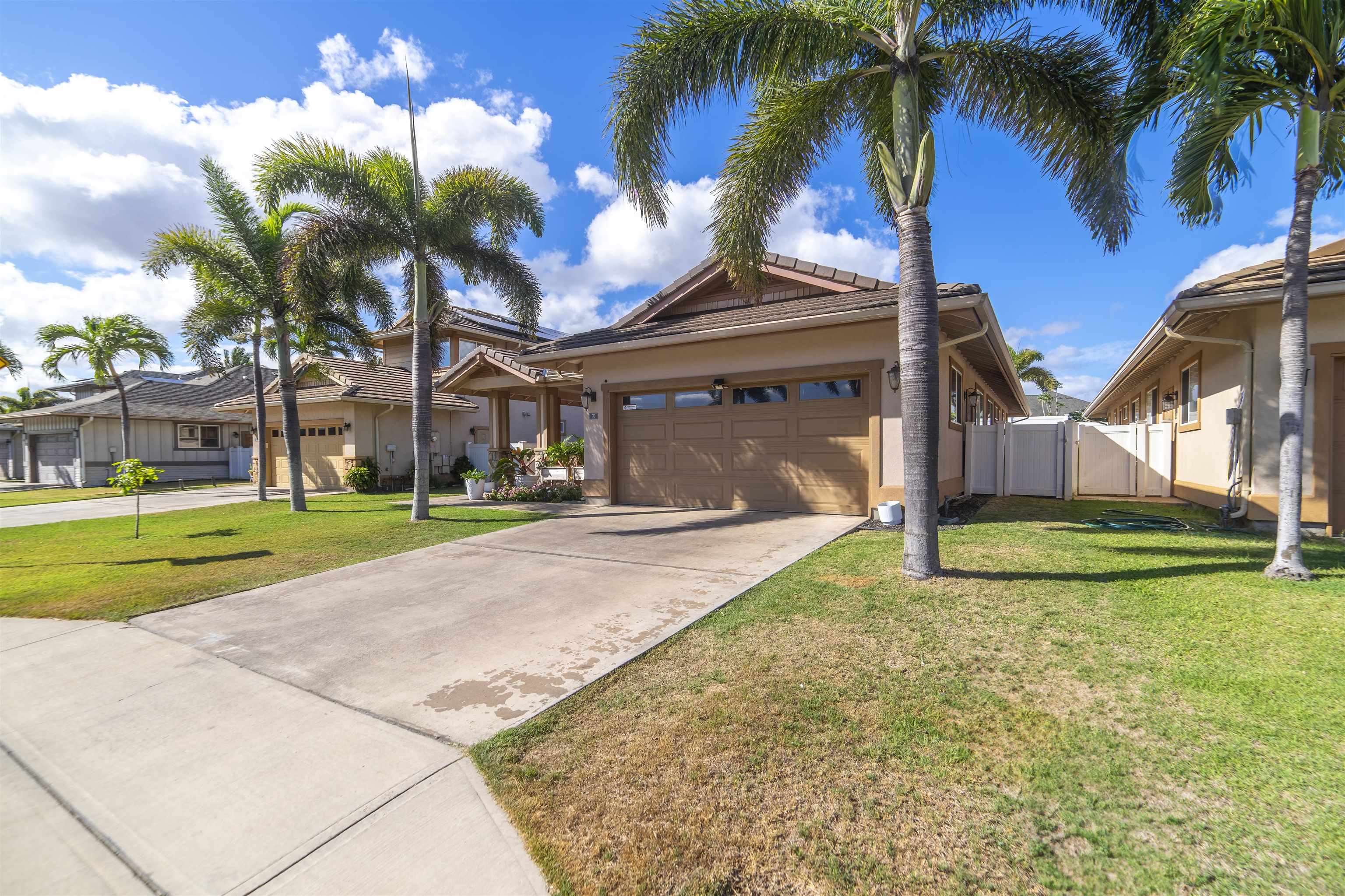 70  Hoku Puhipaka St Maui Lani, Kahului home - photo 4 of 36