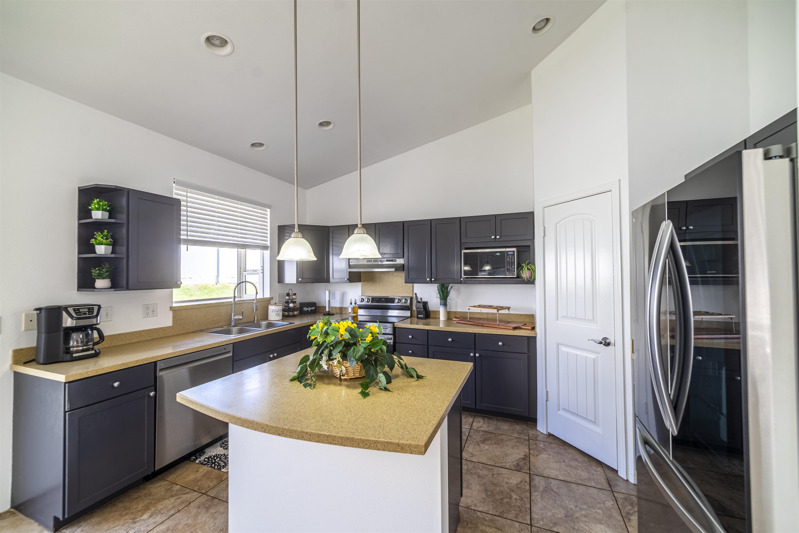 70  Hoku Puhipaka St Maui Lani, Kahului home - photo 9 of 36