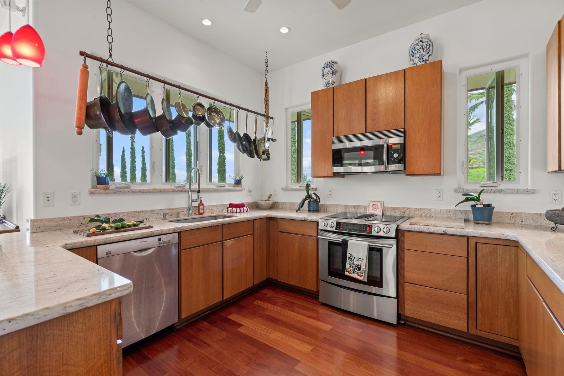 70  Iliahi Way Launiupoko, Lahaina home - photo 28 of 50