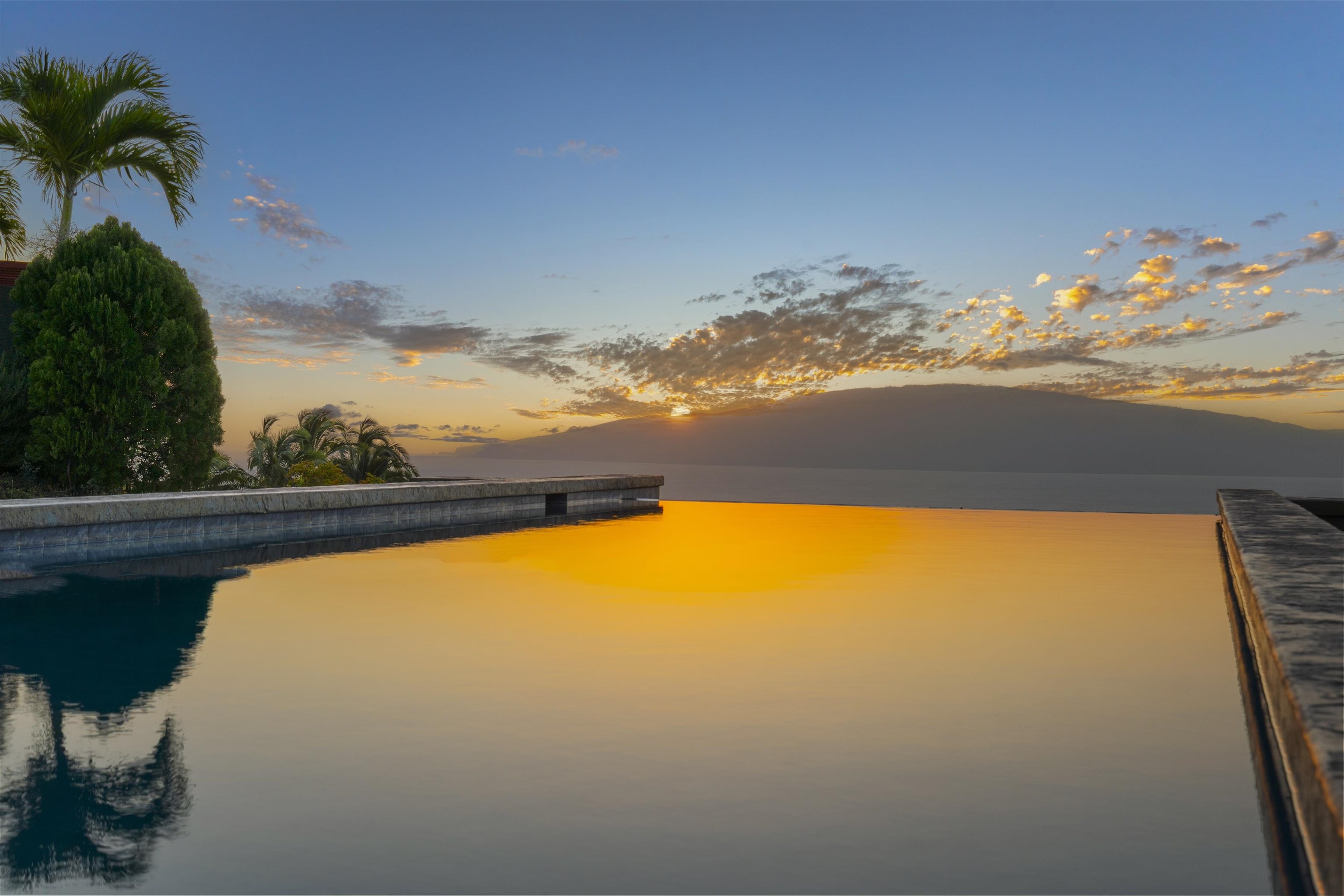 70  Iliahi Way Launiupoko, Lahaina home - photo 2 of 50
