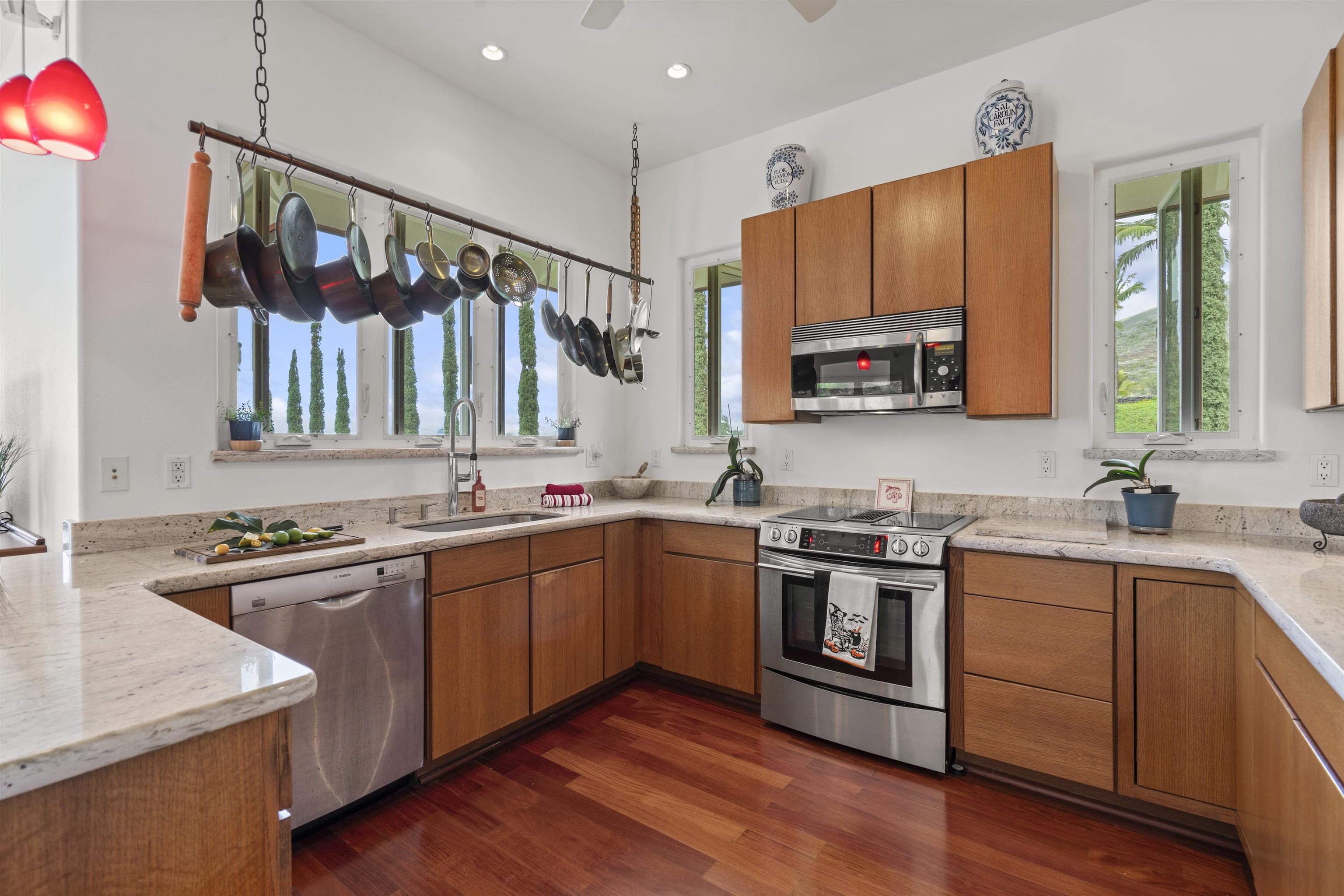 70  Iliahi Way Launiupoko, Lahaina home - photo 22 of 50